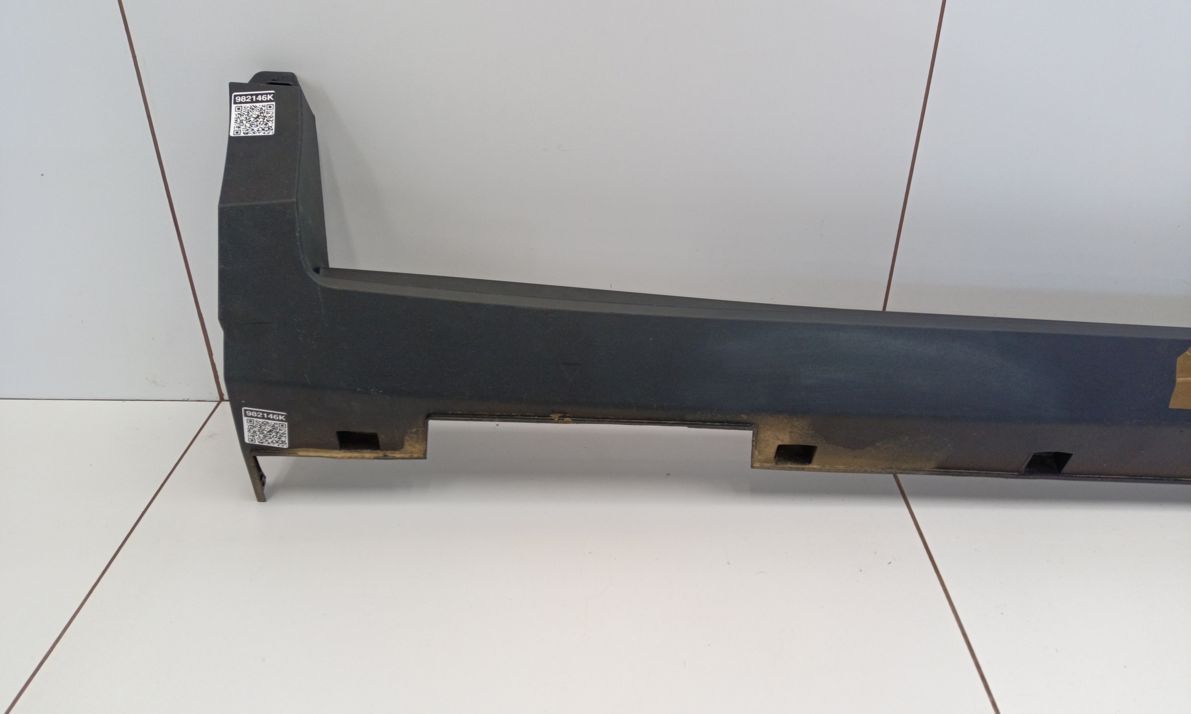 Накладка порога правого Geely Coolray