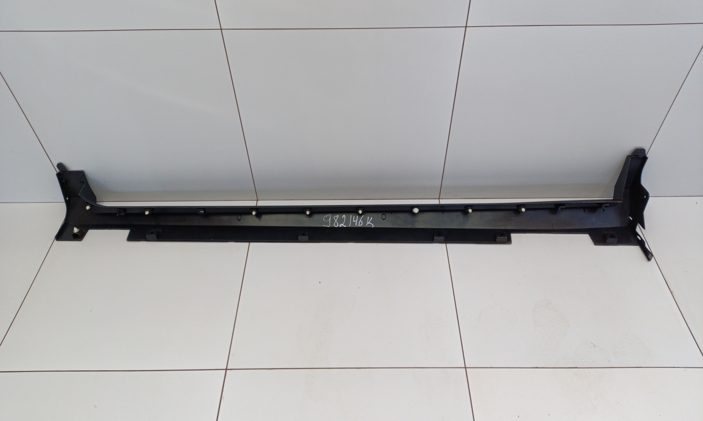 Накладка порога правого Geely Coolray