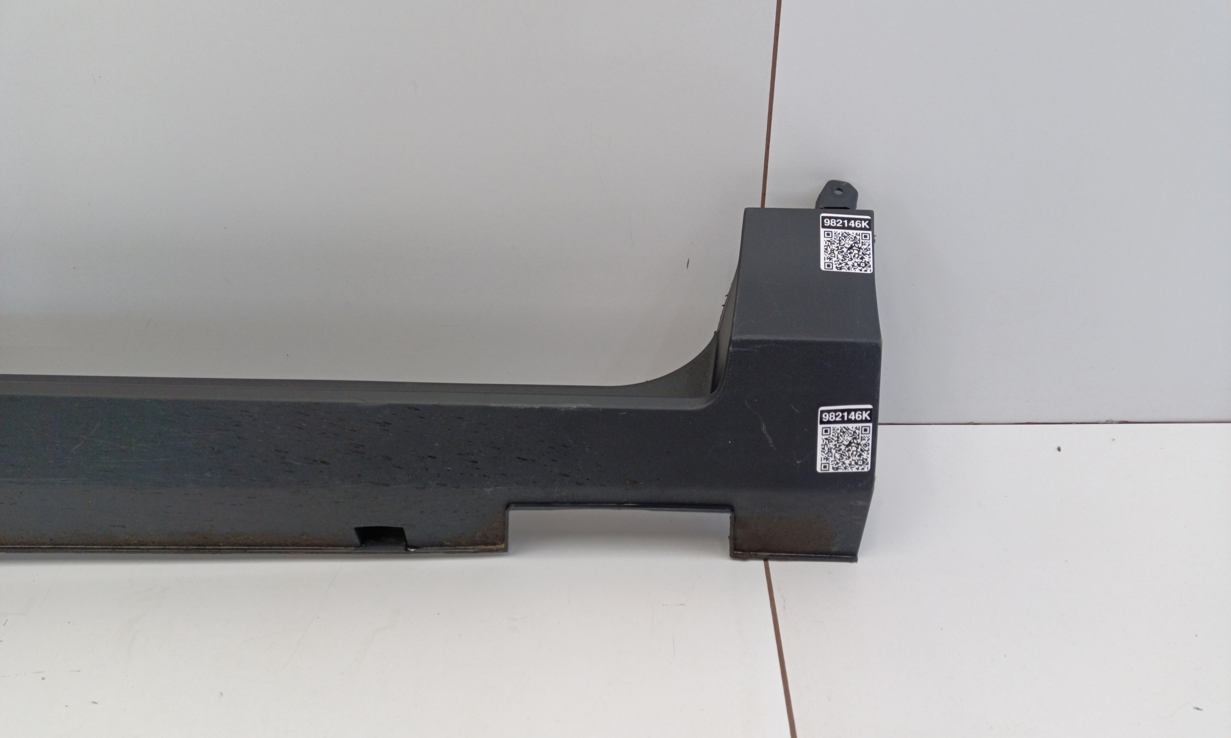 Накладка порога правого Geely Coolray