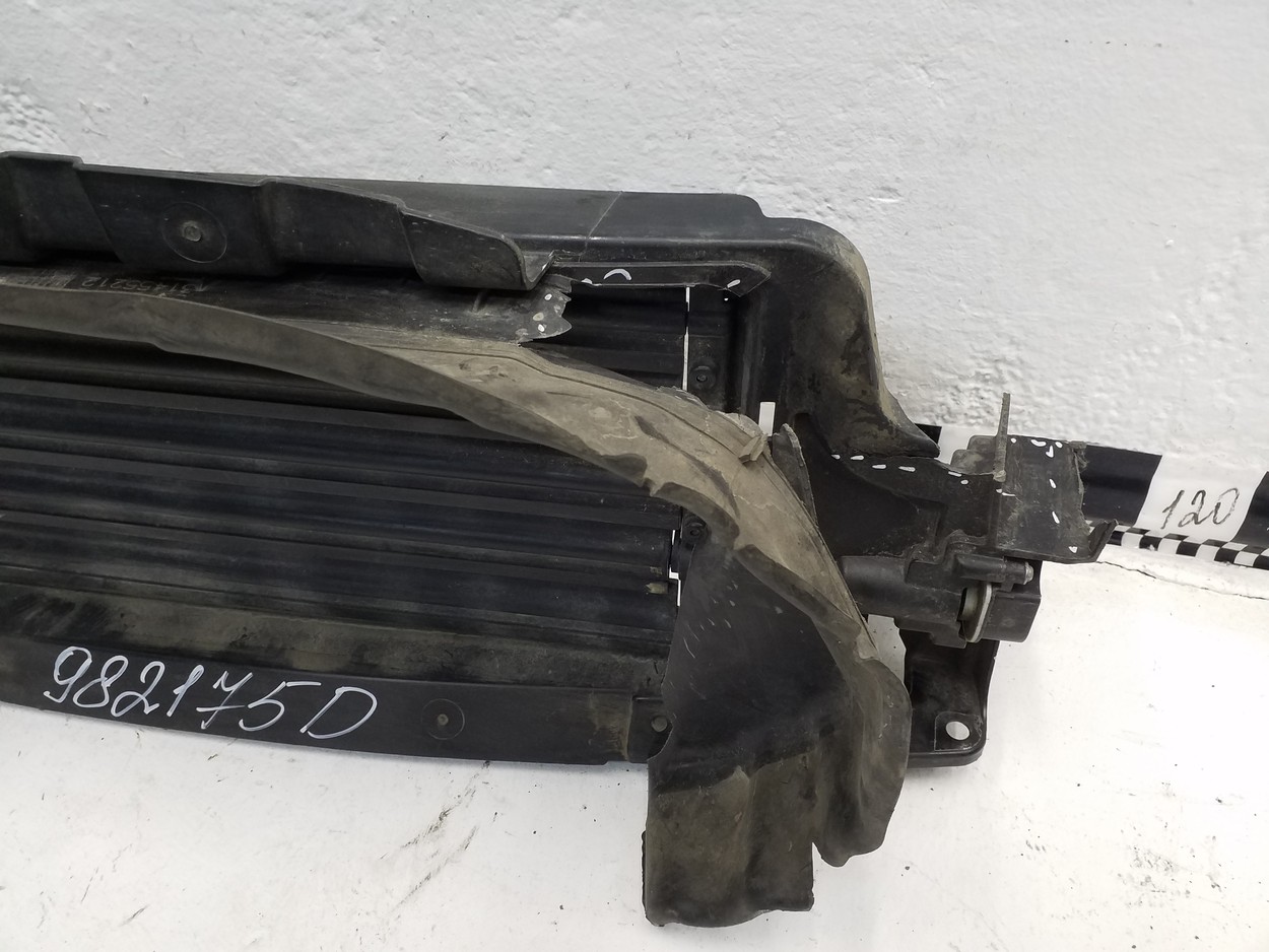 Жалюзи воздуховода радиатора Volvo XC60 2