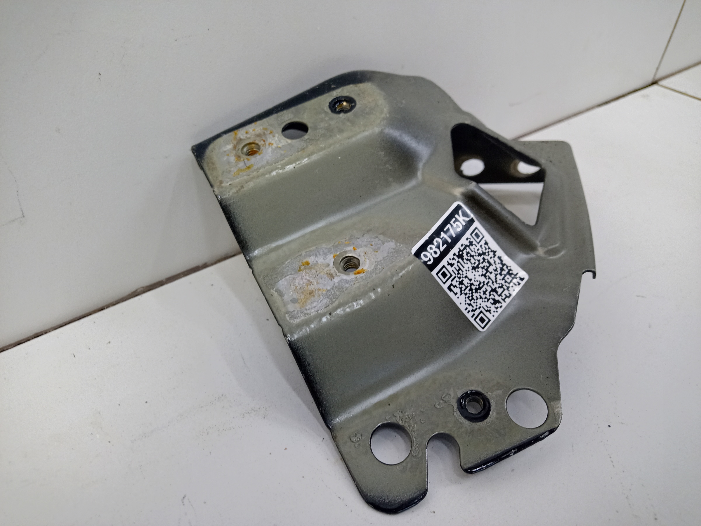 Кронштейн крыла переднего правого Geely Coolray