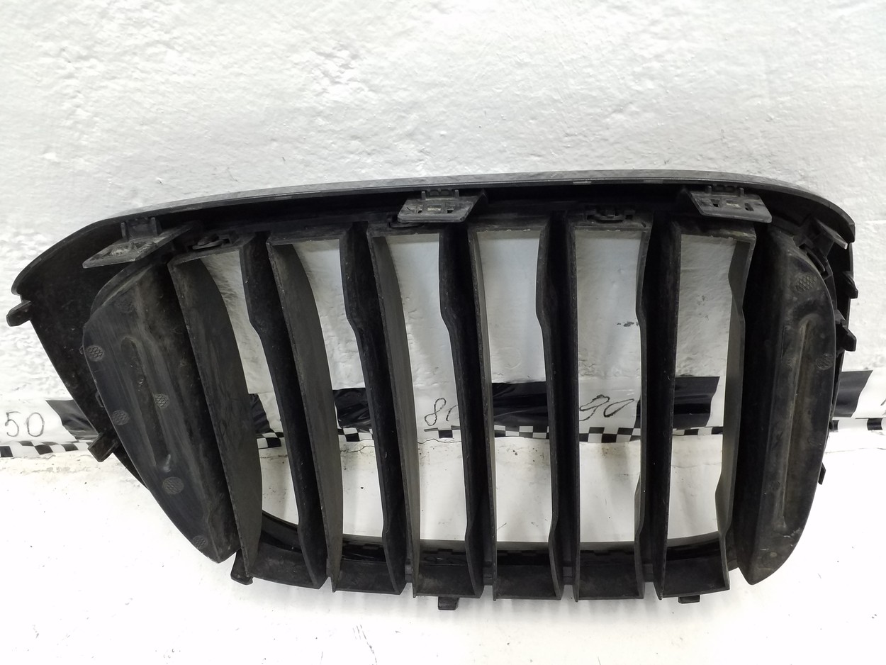 Решетка радиатора левая BMW X3 G01 черная