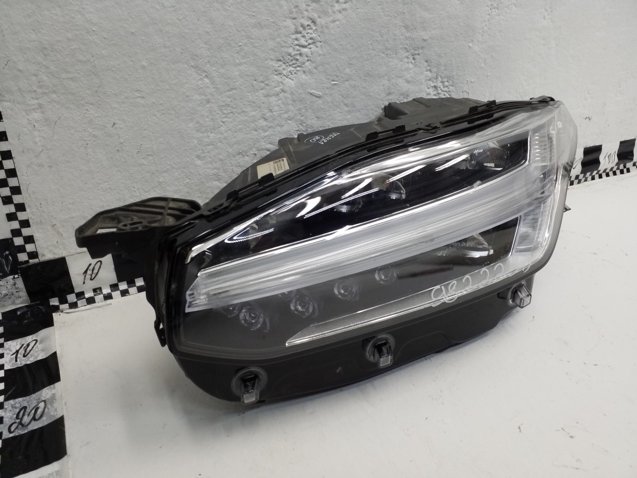 Фара передняя левая Volvo XC90 2 LED