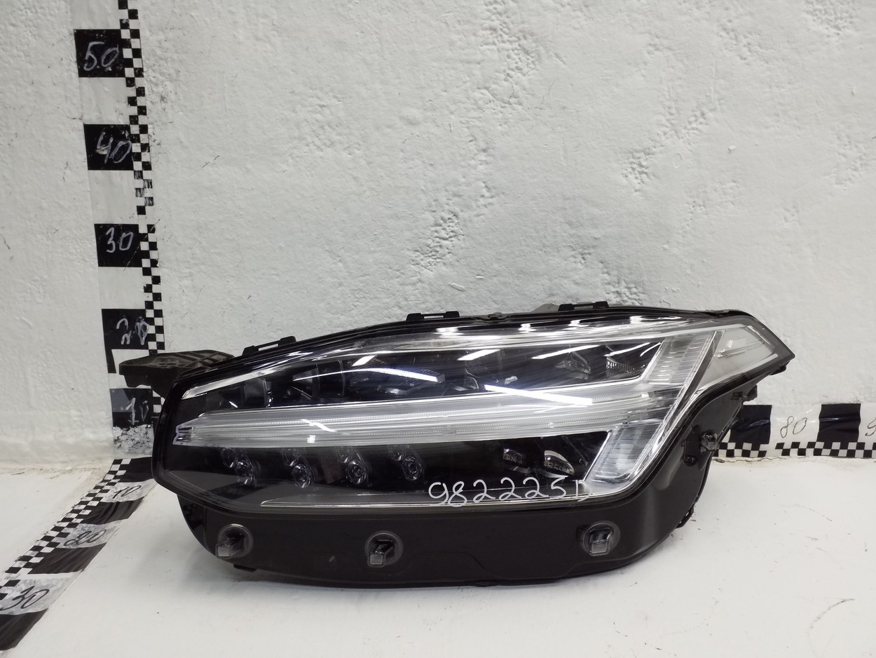 Фара передняя левая Volvo XC90 2 LED