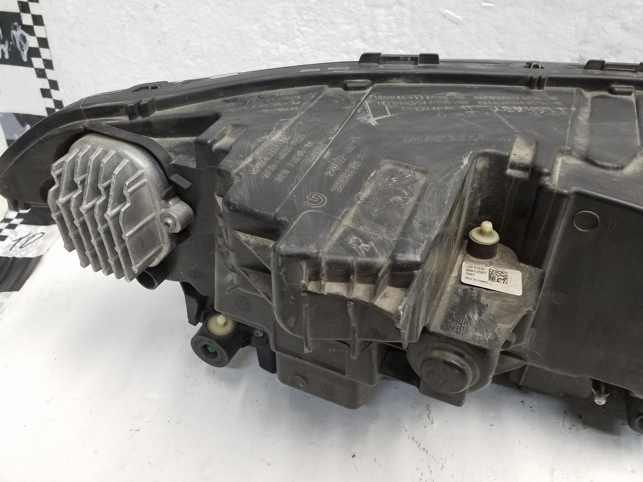 Фара передняя левая Volvo XC90 2 LED