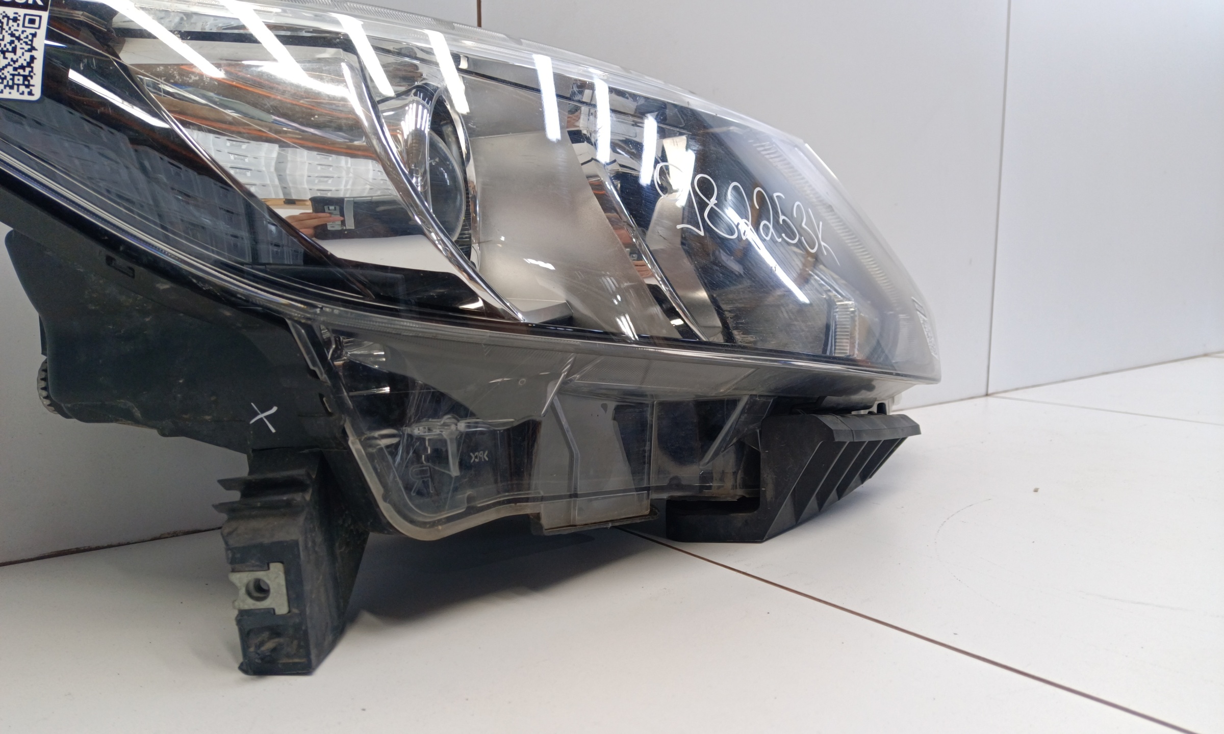 Фара передняя правая Nissan Qashqai 2 галоген ДХО