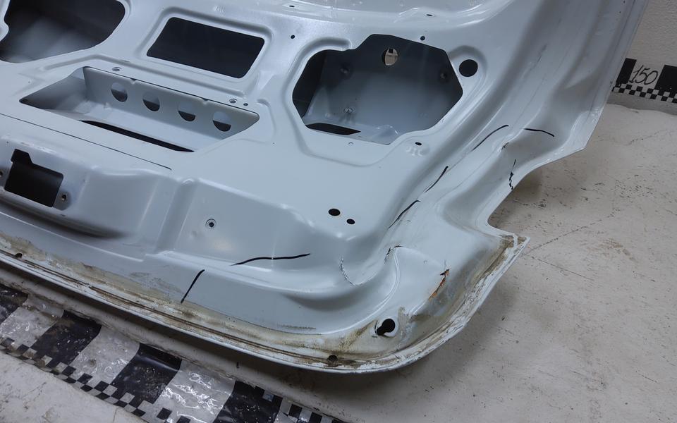 Крышка багажника Lada Granta Лифтбек с отверстием под дворник
