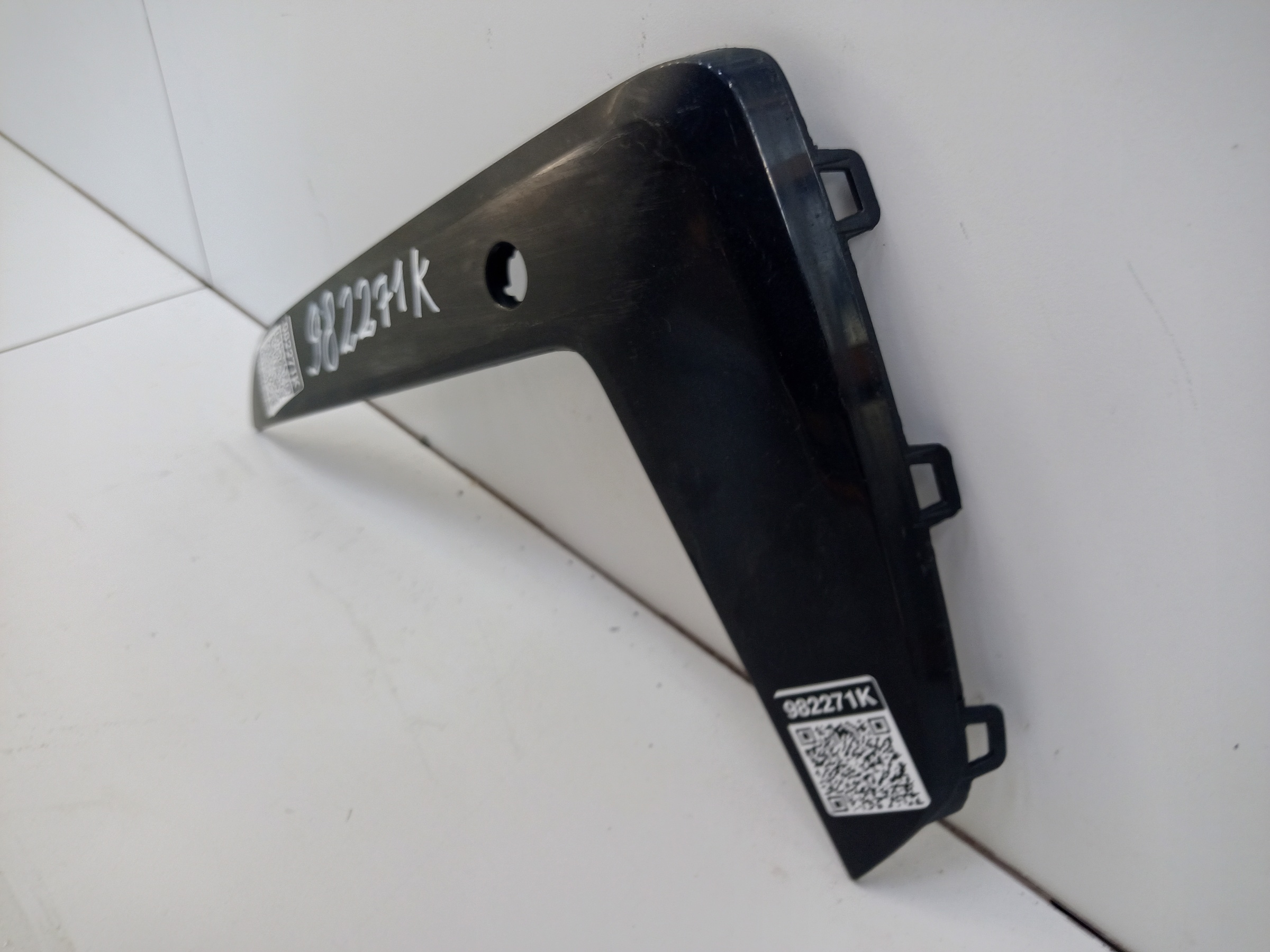 Накладка левой решетки переднего бампера верхняя BMW 5er G30 Restail M-paket