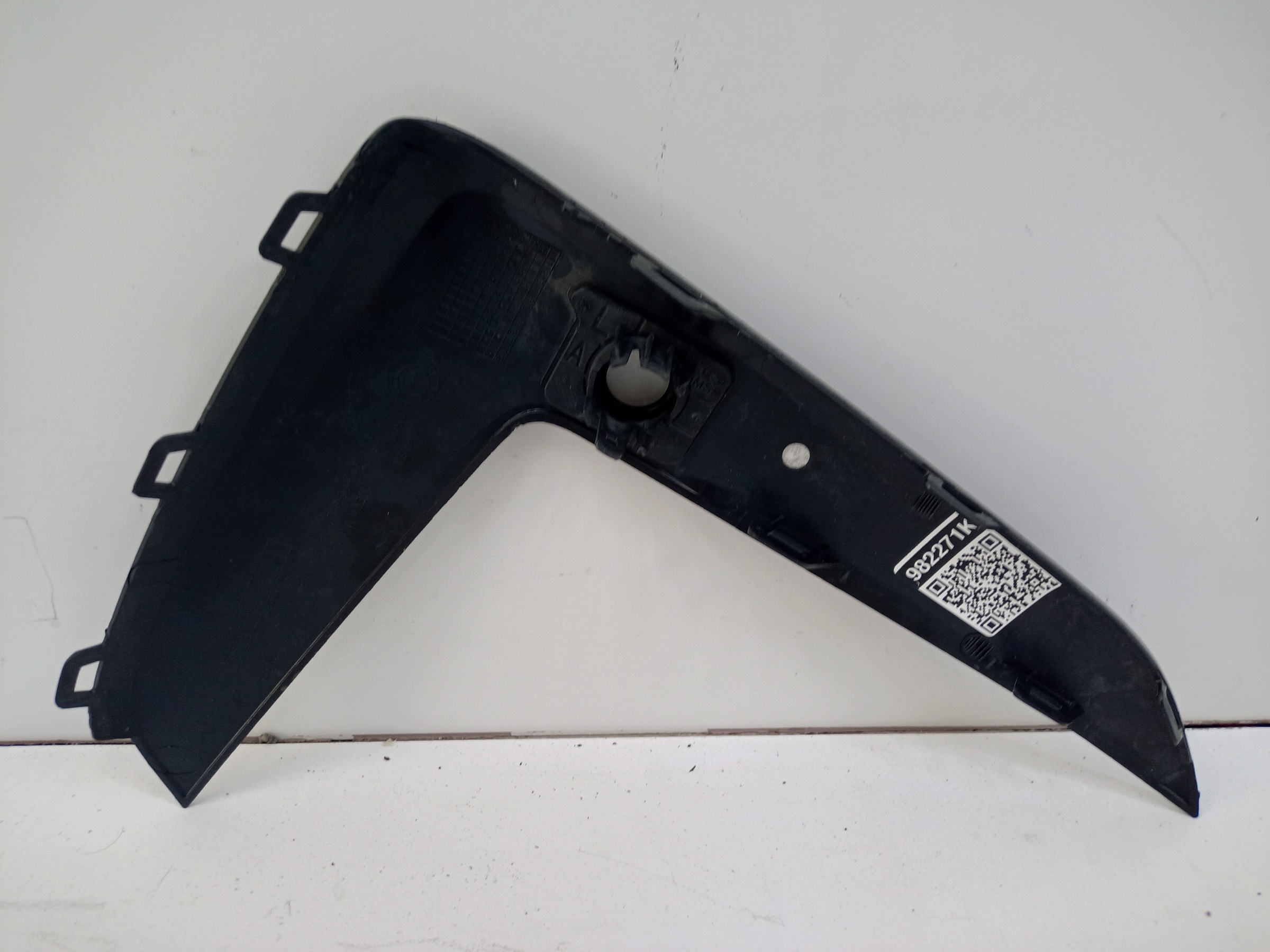 Накладка левой решетки переднего бампера верхняя BMW 5er G30 Restail M-paket