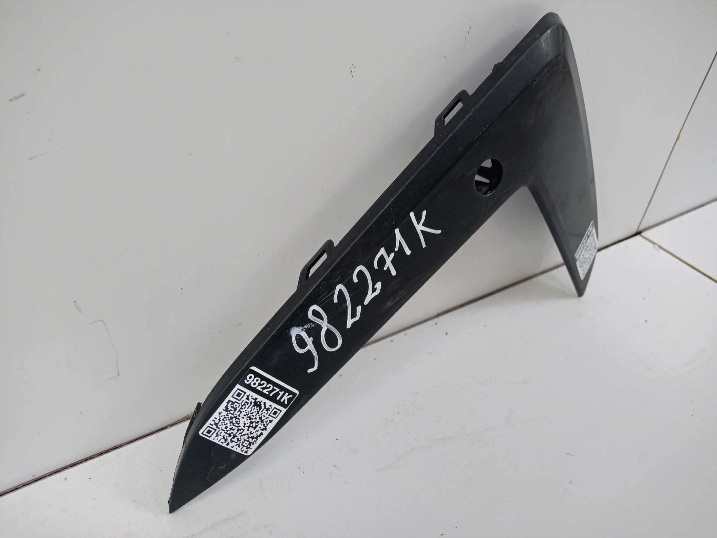 Накладка левой решетки переднего бампера верхняя BMW 5er G30 Restail M-paket