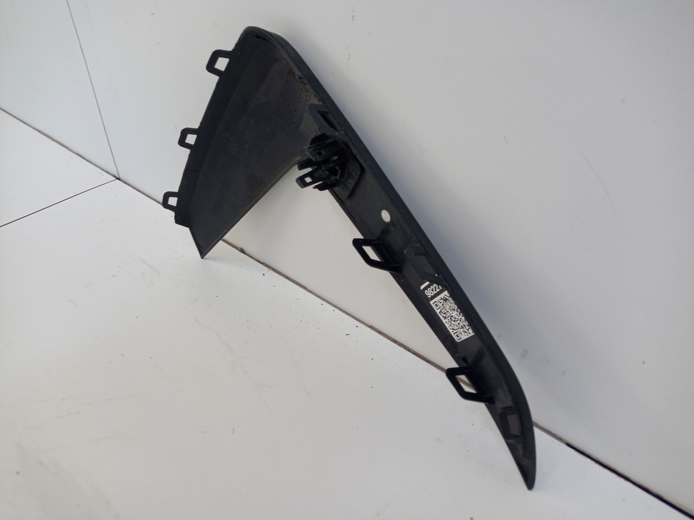 Накладка левой решетки переднего бампера верхняя BMW 5er G30 Restail M-paket