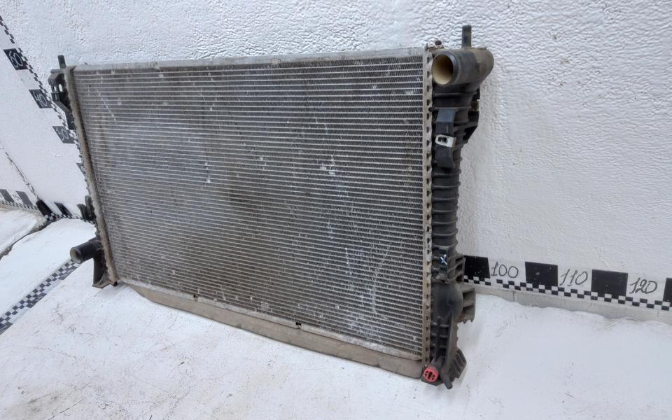 Радиатор охлаждения двигателя Ford Explorer 5 Restail