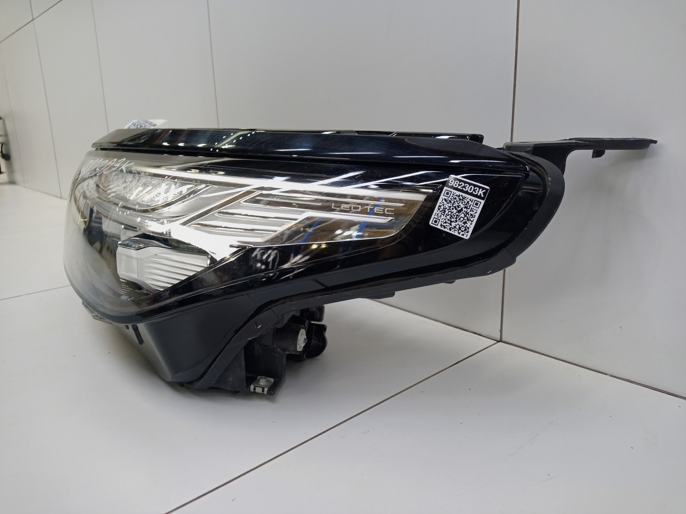 Фара передняя левая Exeed VX LED