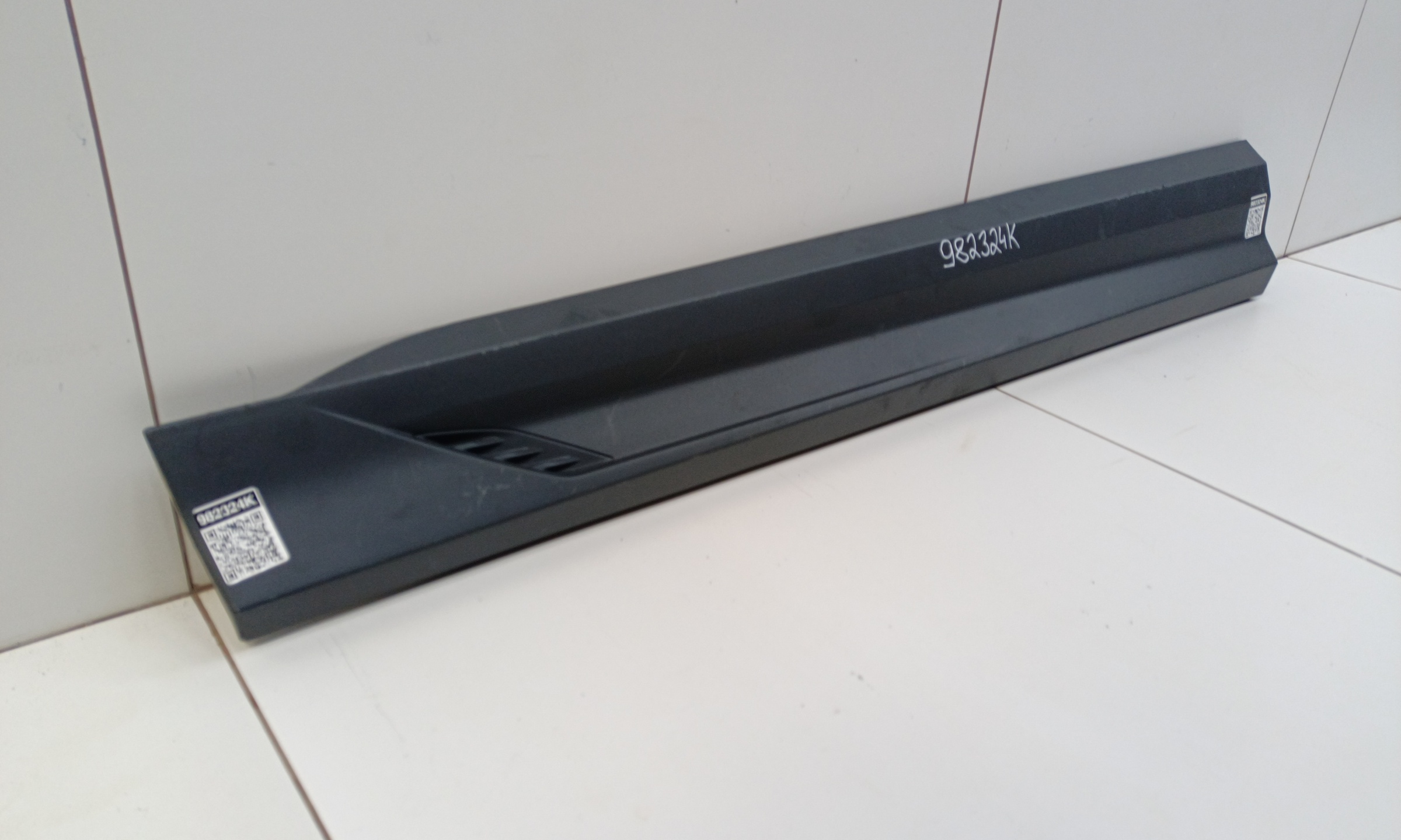 Накладка двери передней левой Geely Coolray Restail