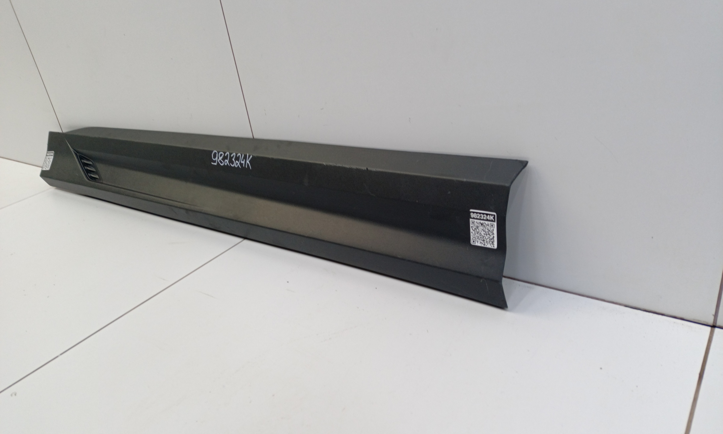 Накладка двери передней левой Geely Coolray Restail