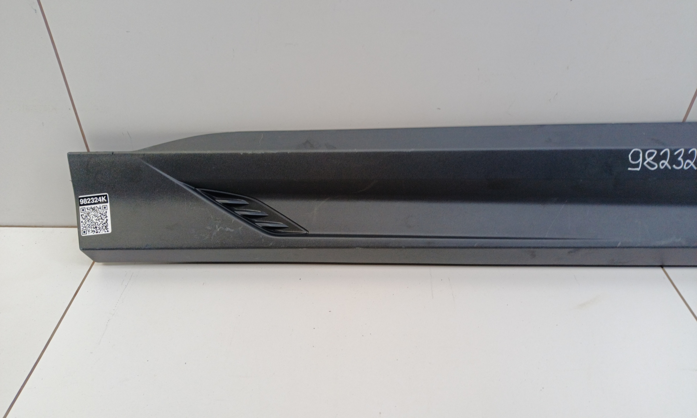 Накладка двери передней левой Geely Coolray Restail