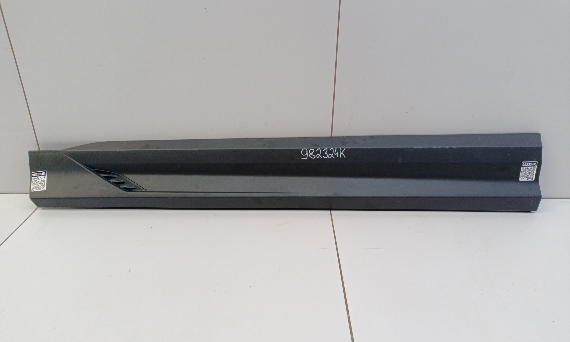 Накладка двери передней левой Geely Coolray Restail