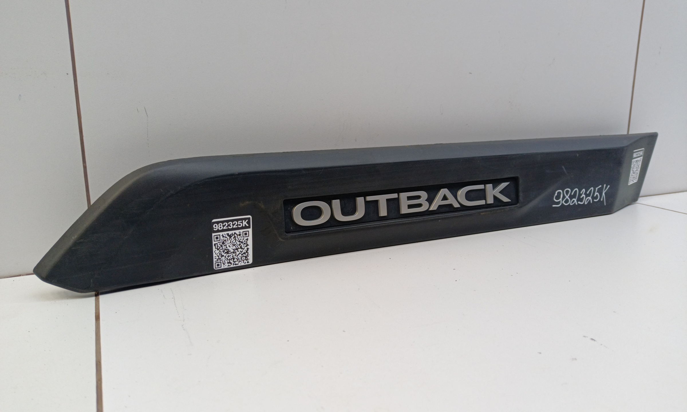 Накладка двери задней правой Subaru Outback 6