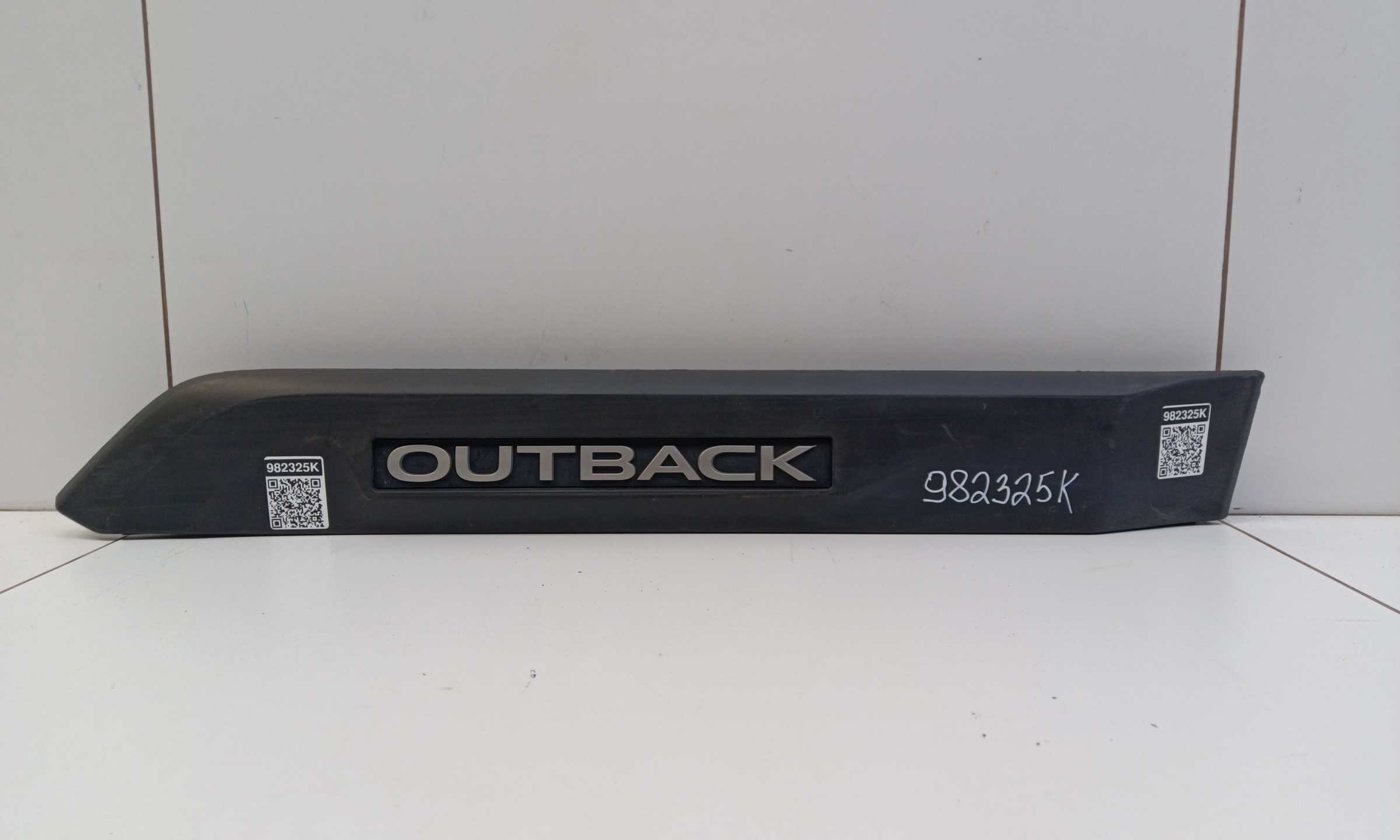 Накладка двери задней правой Subaru Outback 6