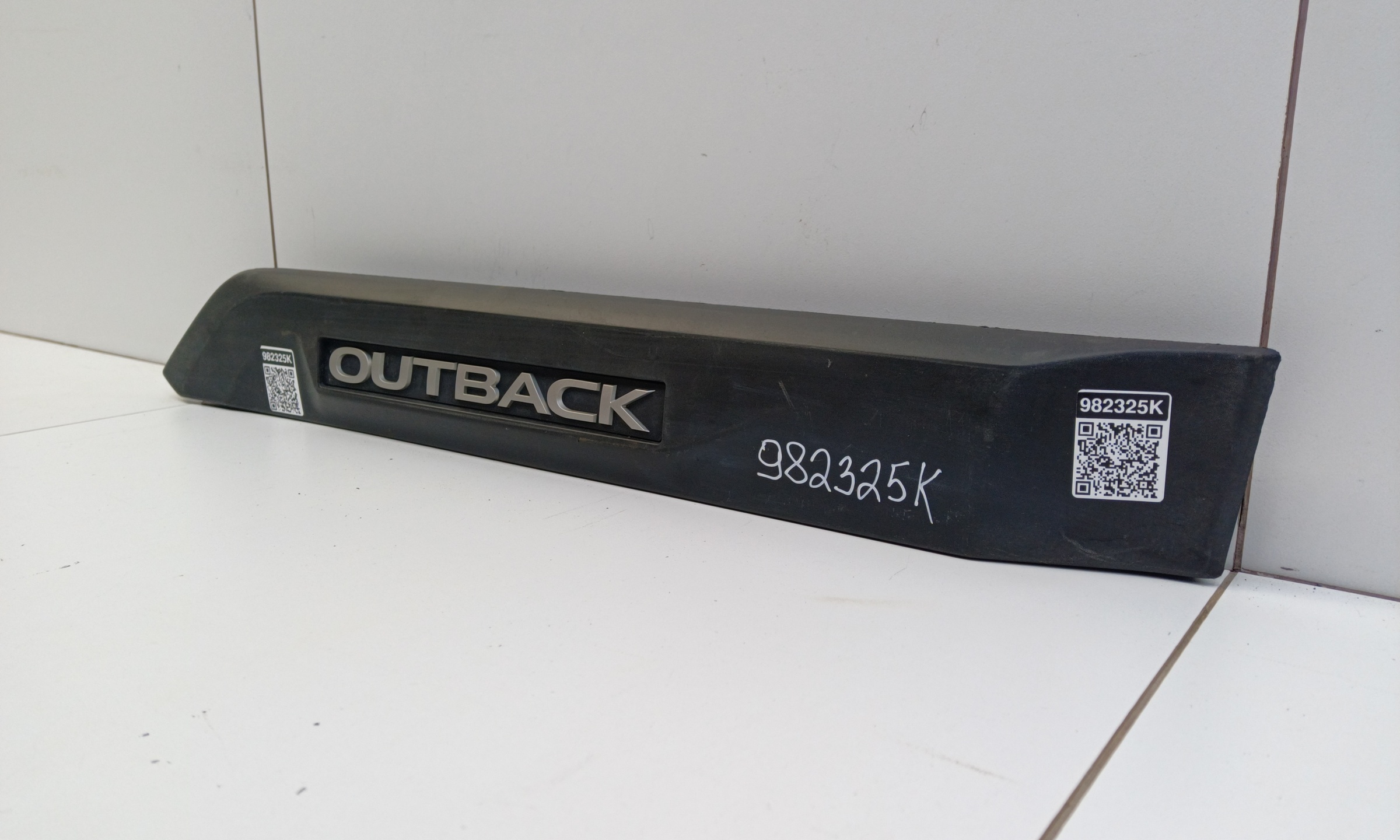 Накладка двери задней правой Subaru Outback 6