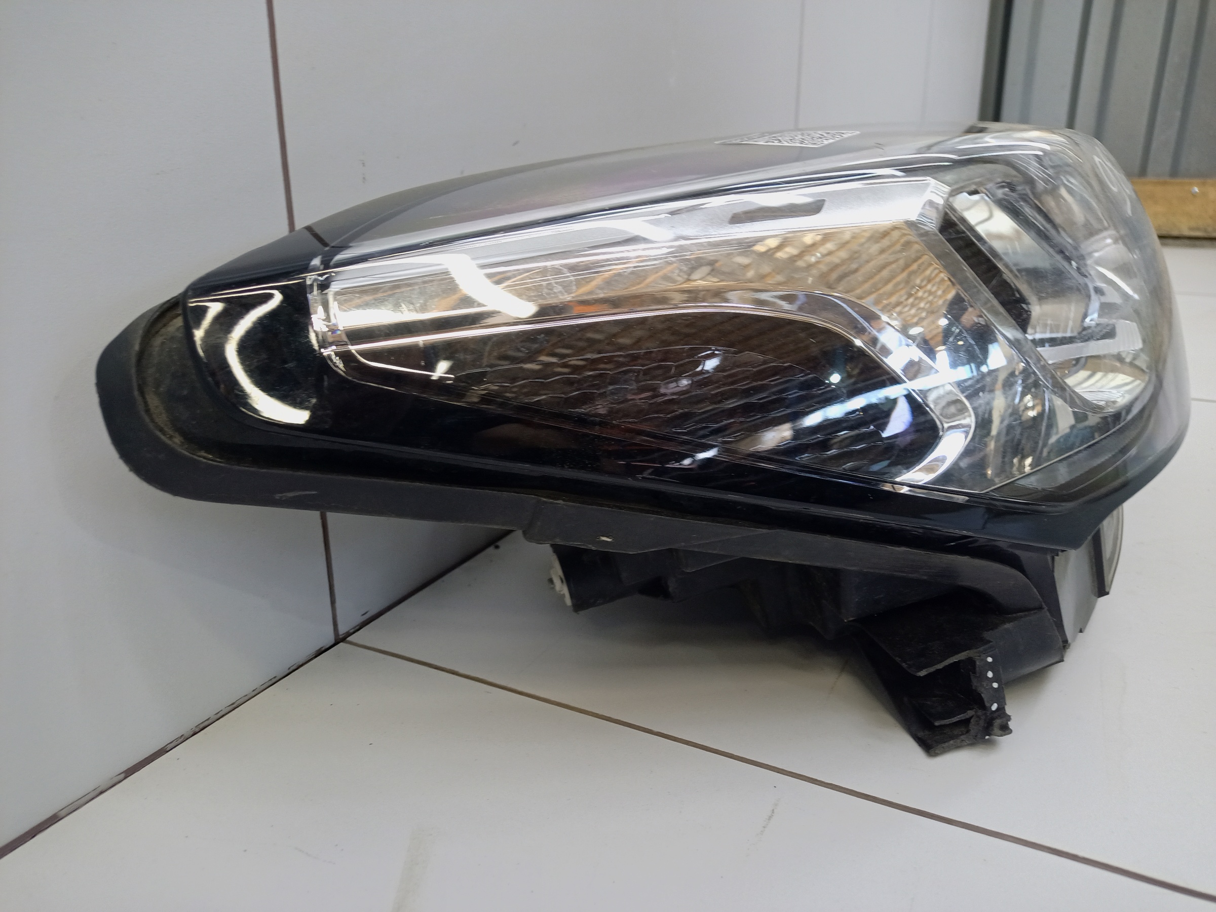 Фара передняя правая Chery Tiggo 7 Pro LED