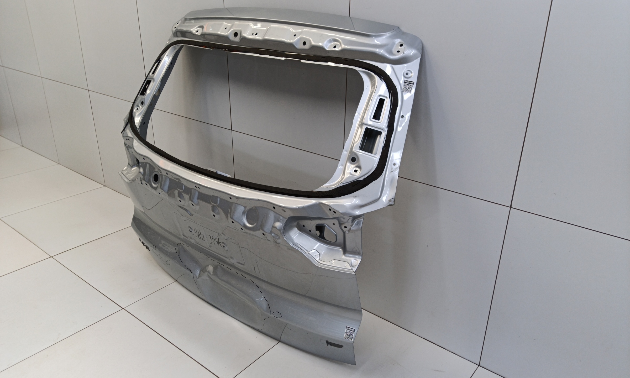 Крышка багажника Geely Atlas Pro