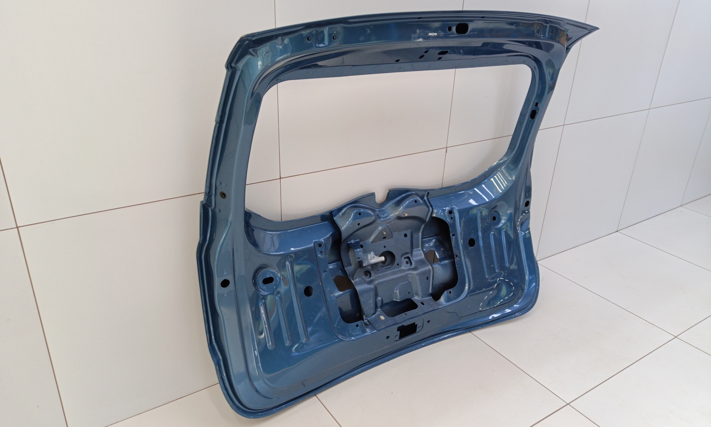 Крышка багажника Renault Duster 1