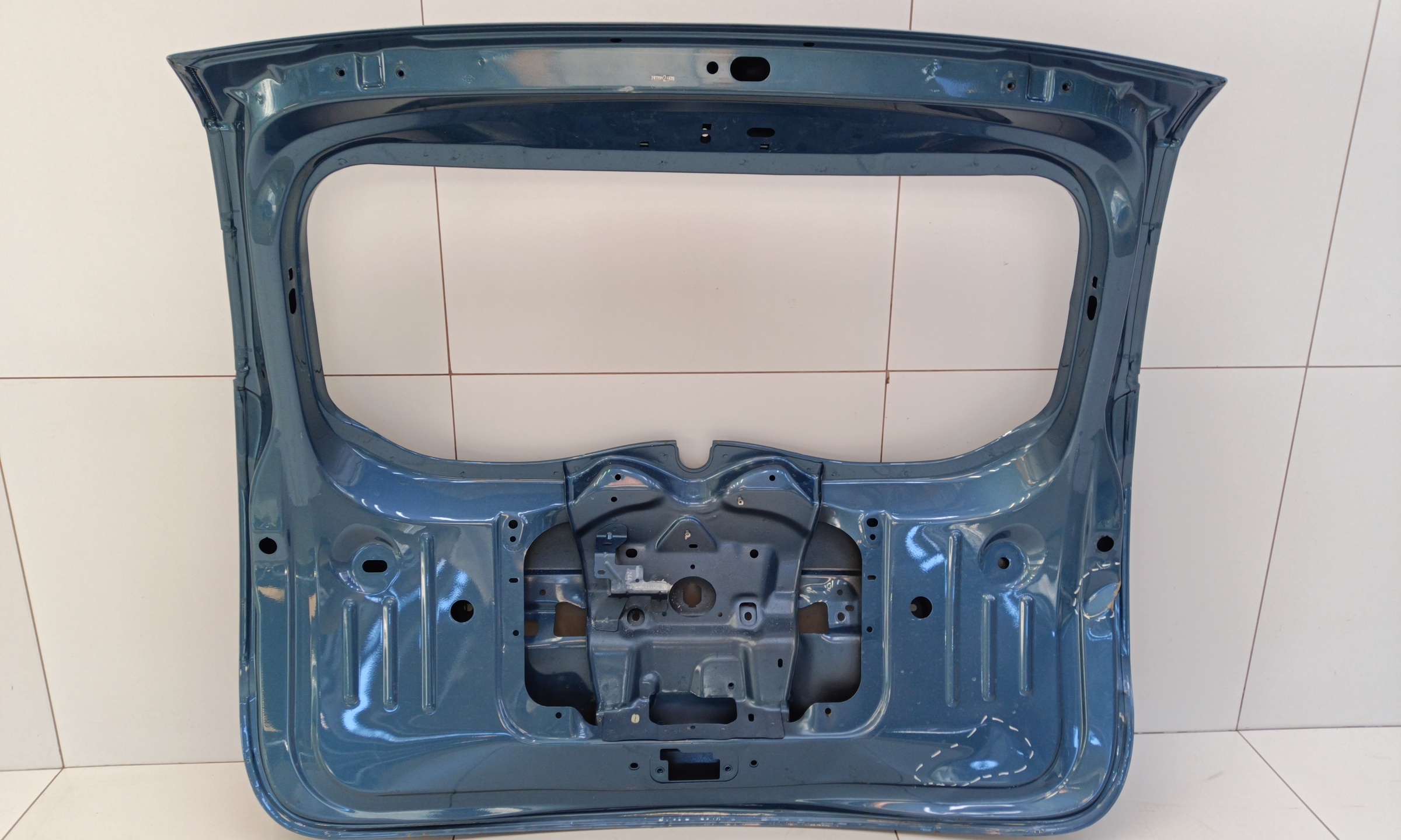Крышка багажника Renault Duster 1