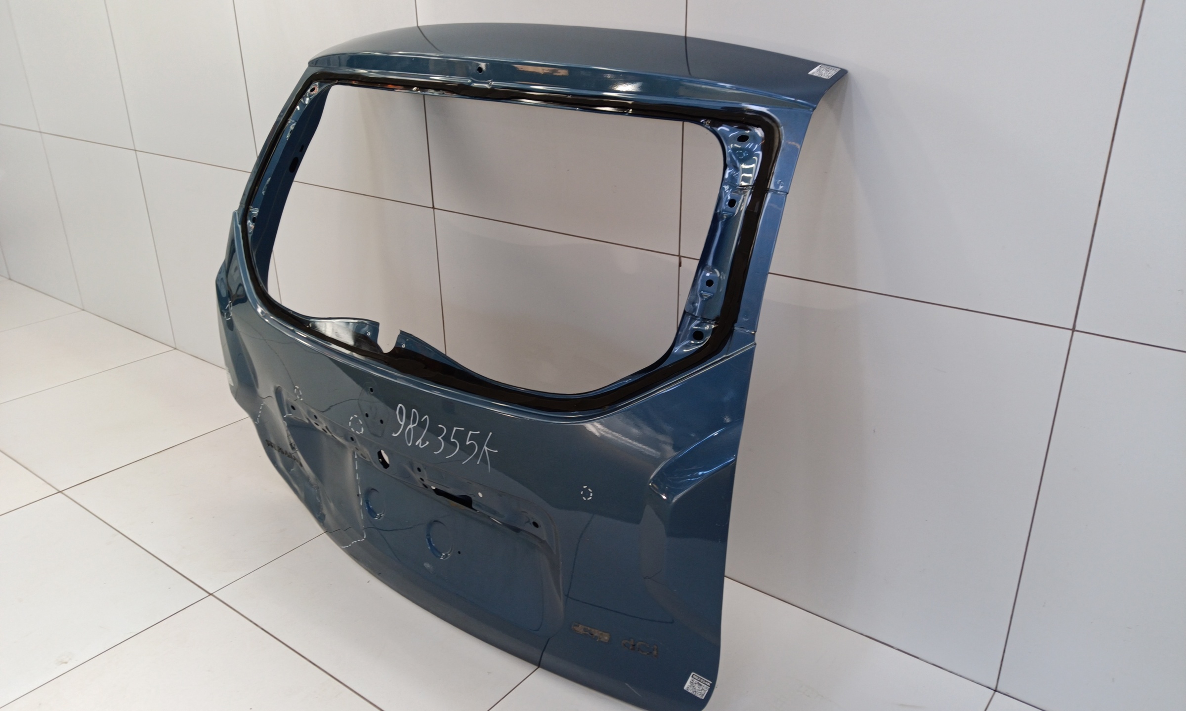 Крышка багажника Renault Duster 1