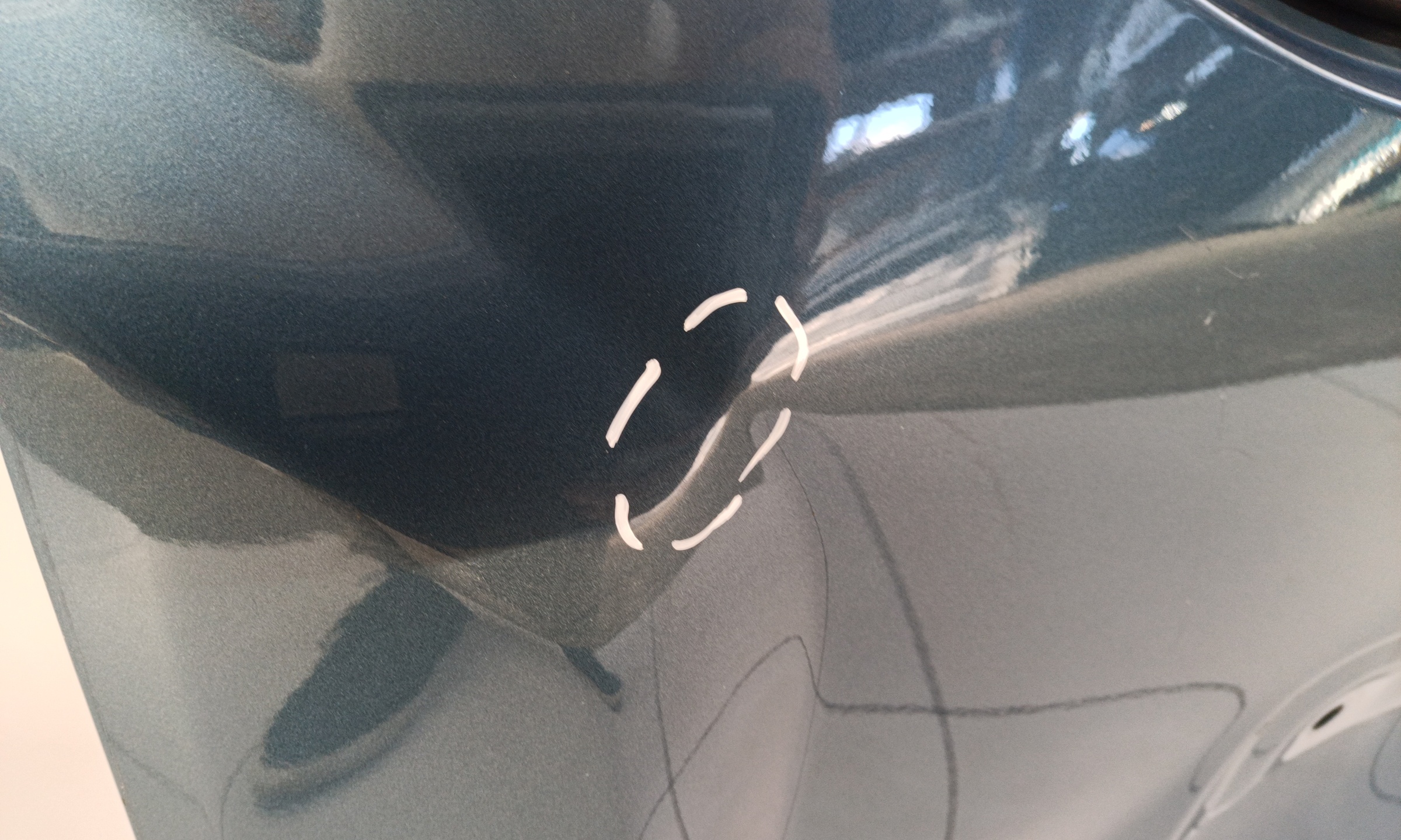 Крышка багажника Renault Duster 1