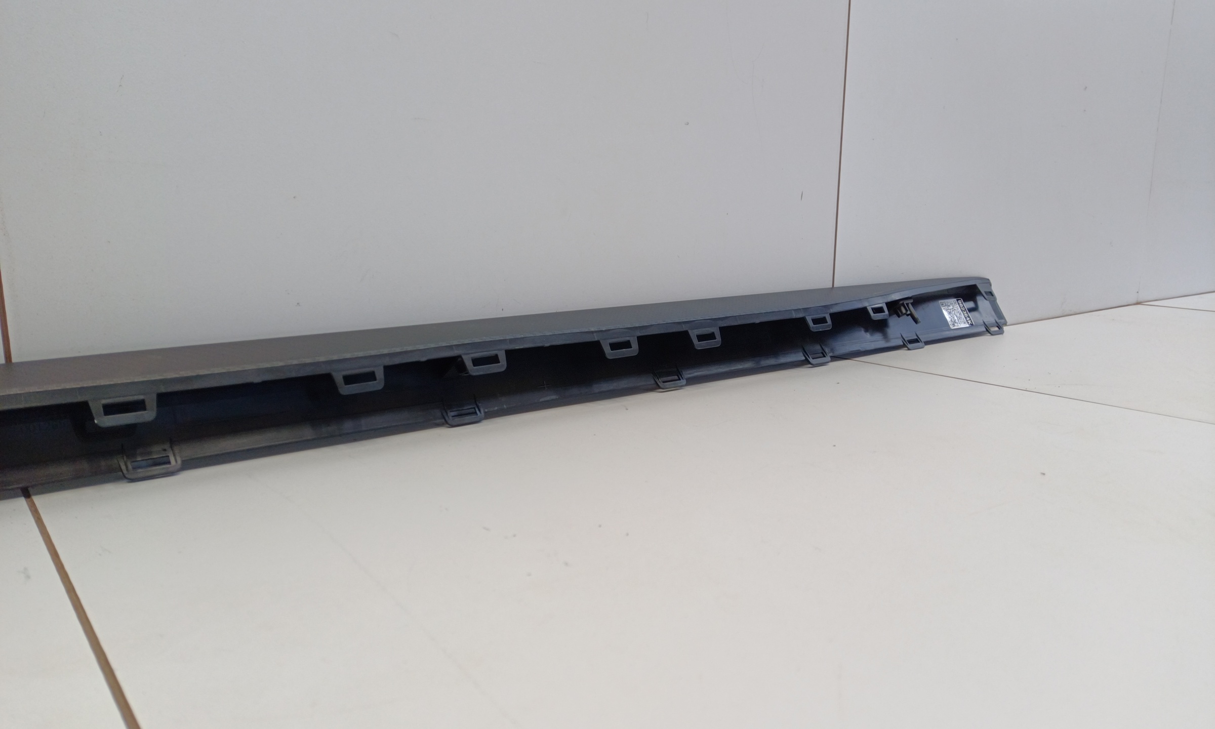 Молдинг накладки порога правого Geely Coolray