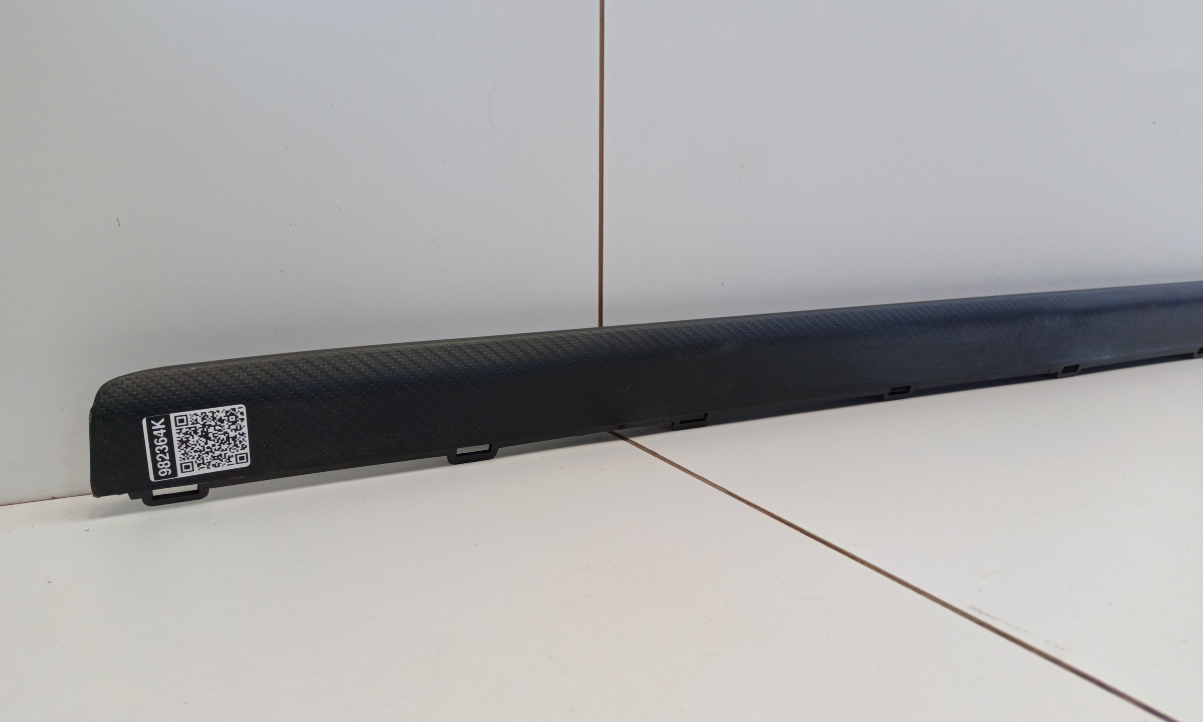 Молдинг накладки порога правого Geely Coolray