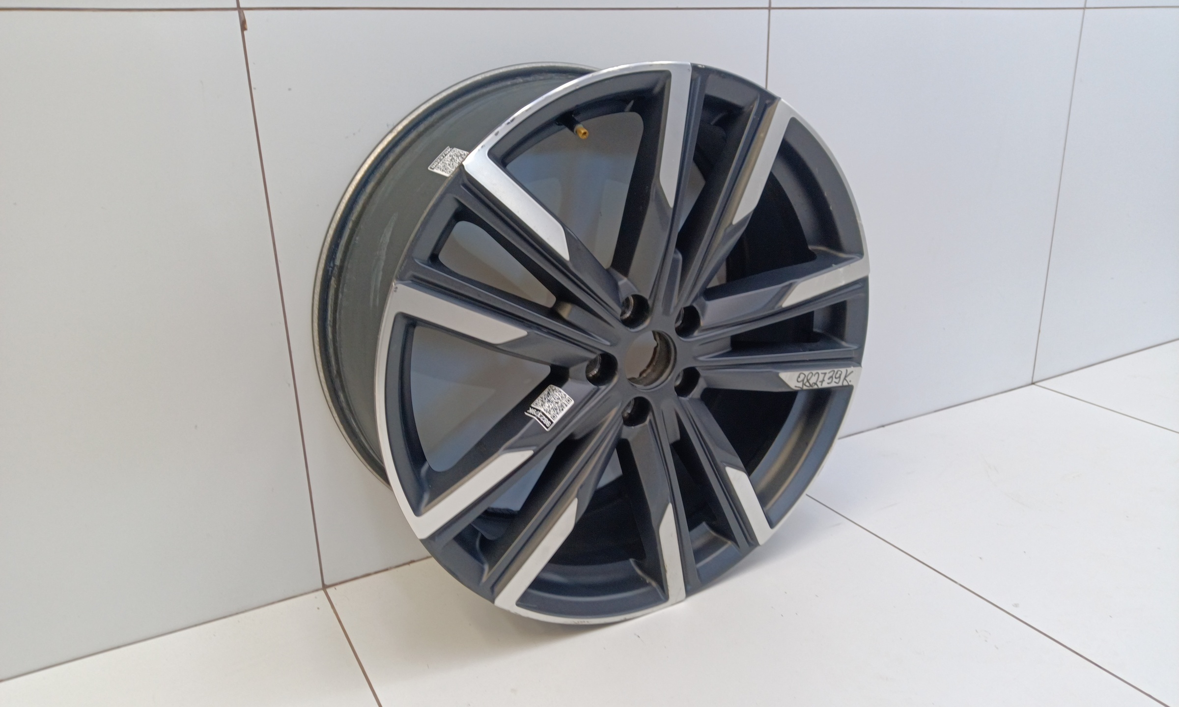 Диск колеса литой Geely Monjaro R20
