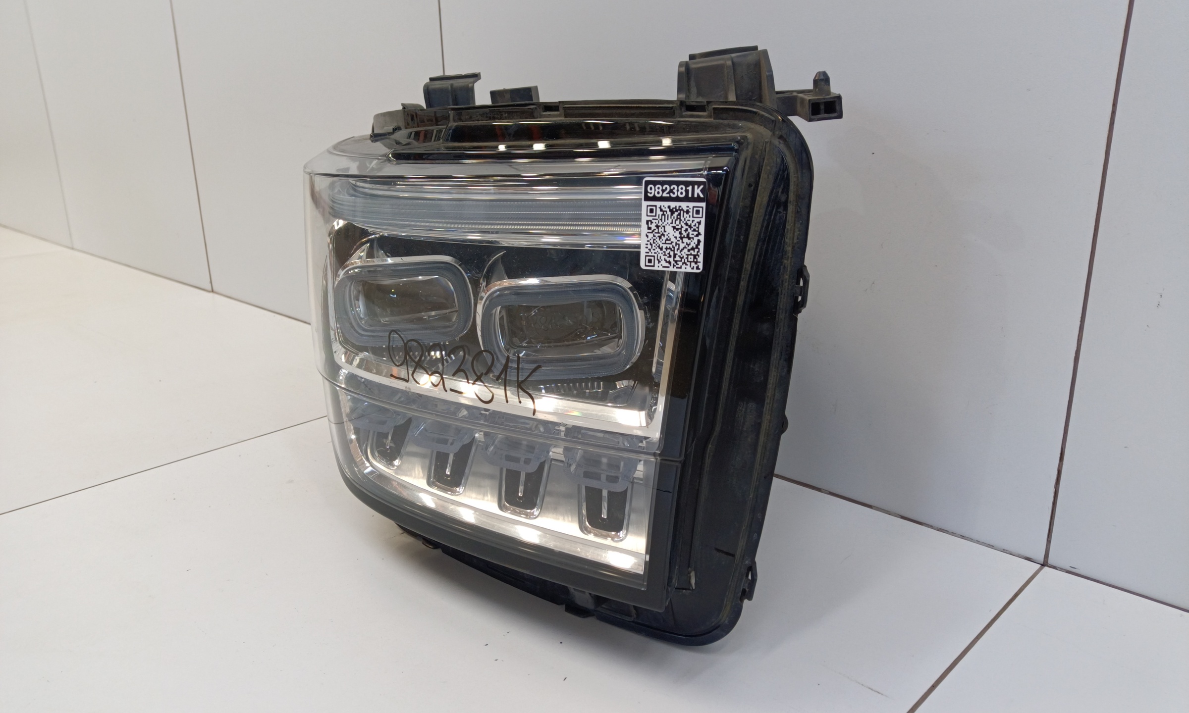 Фара передняя правая Tank 500 LED