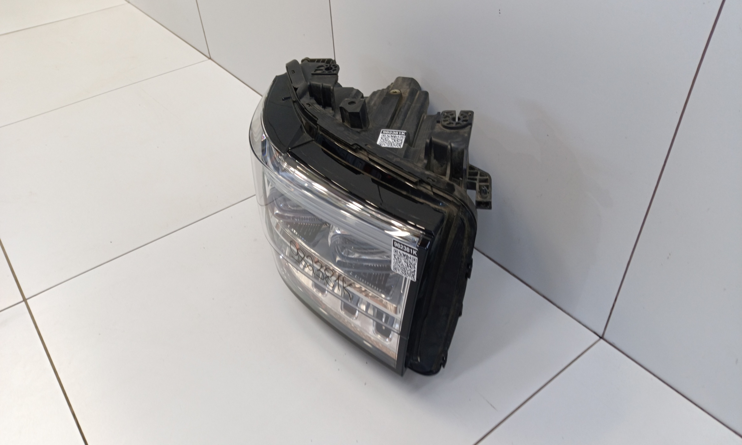 Фара передняя правая Tank 500 LED