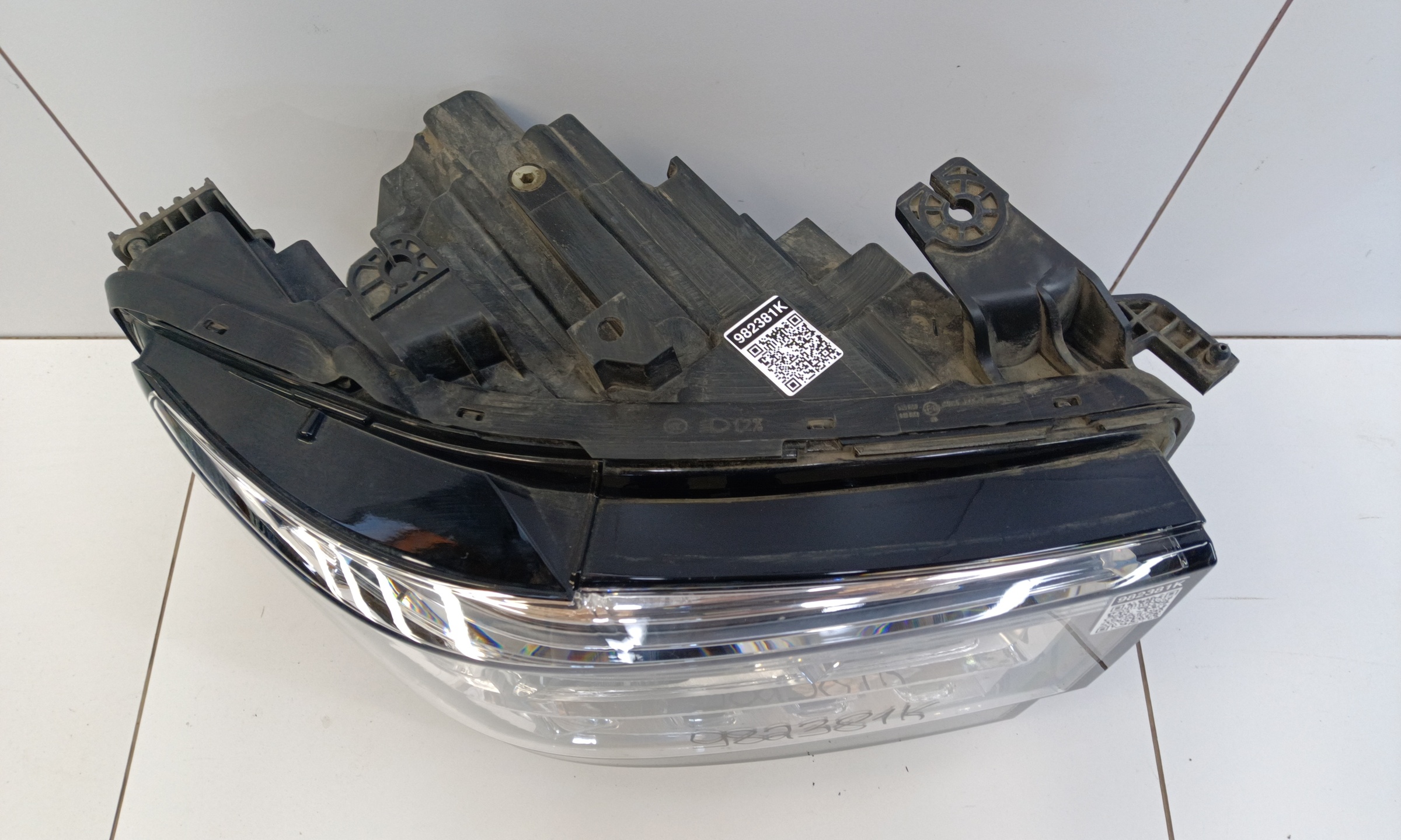 Фара передняя правая Tank 500 LED