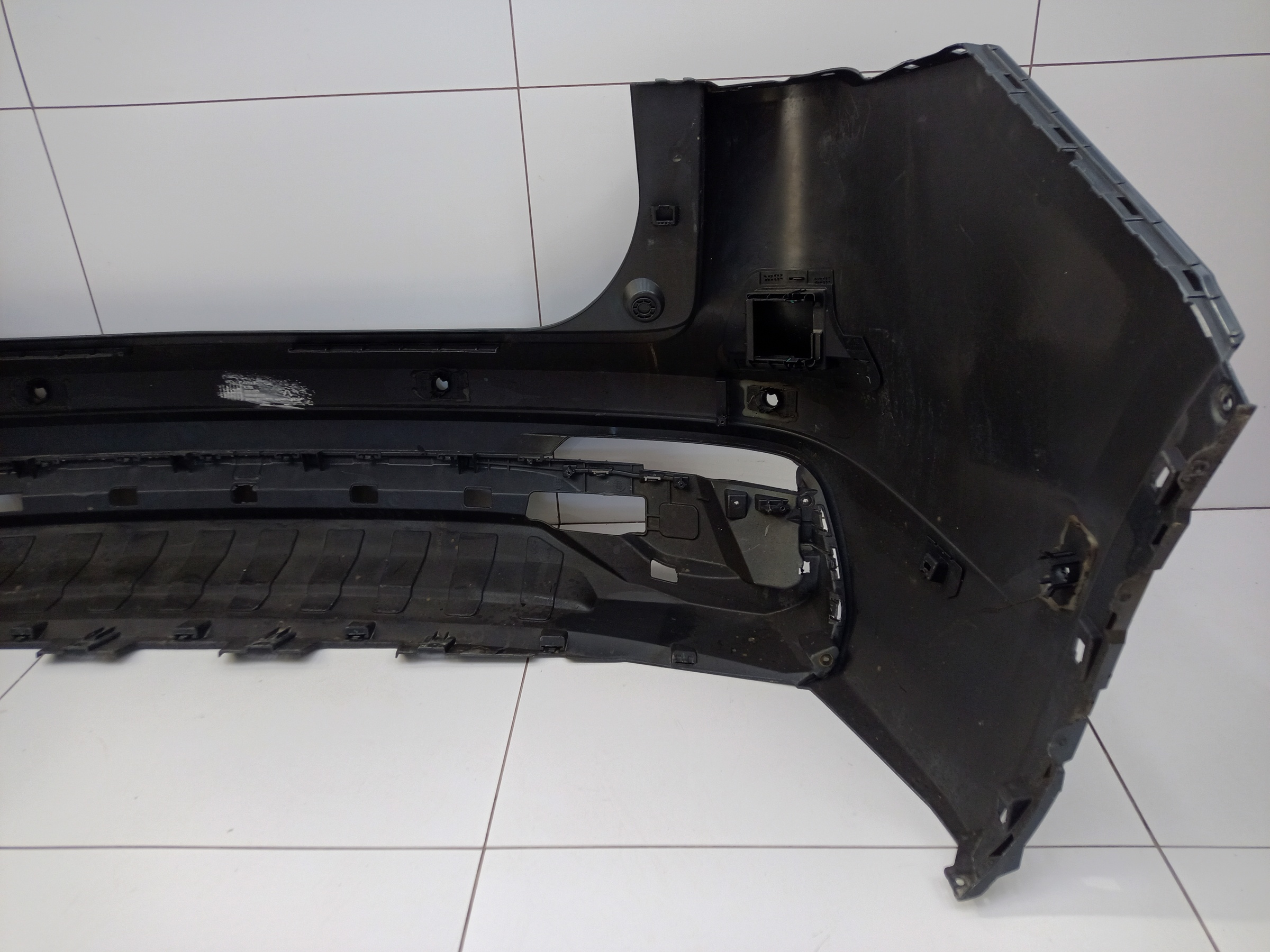 Бампер задний Geely Monjaro