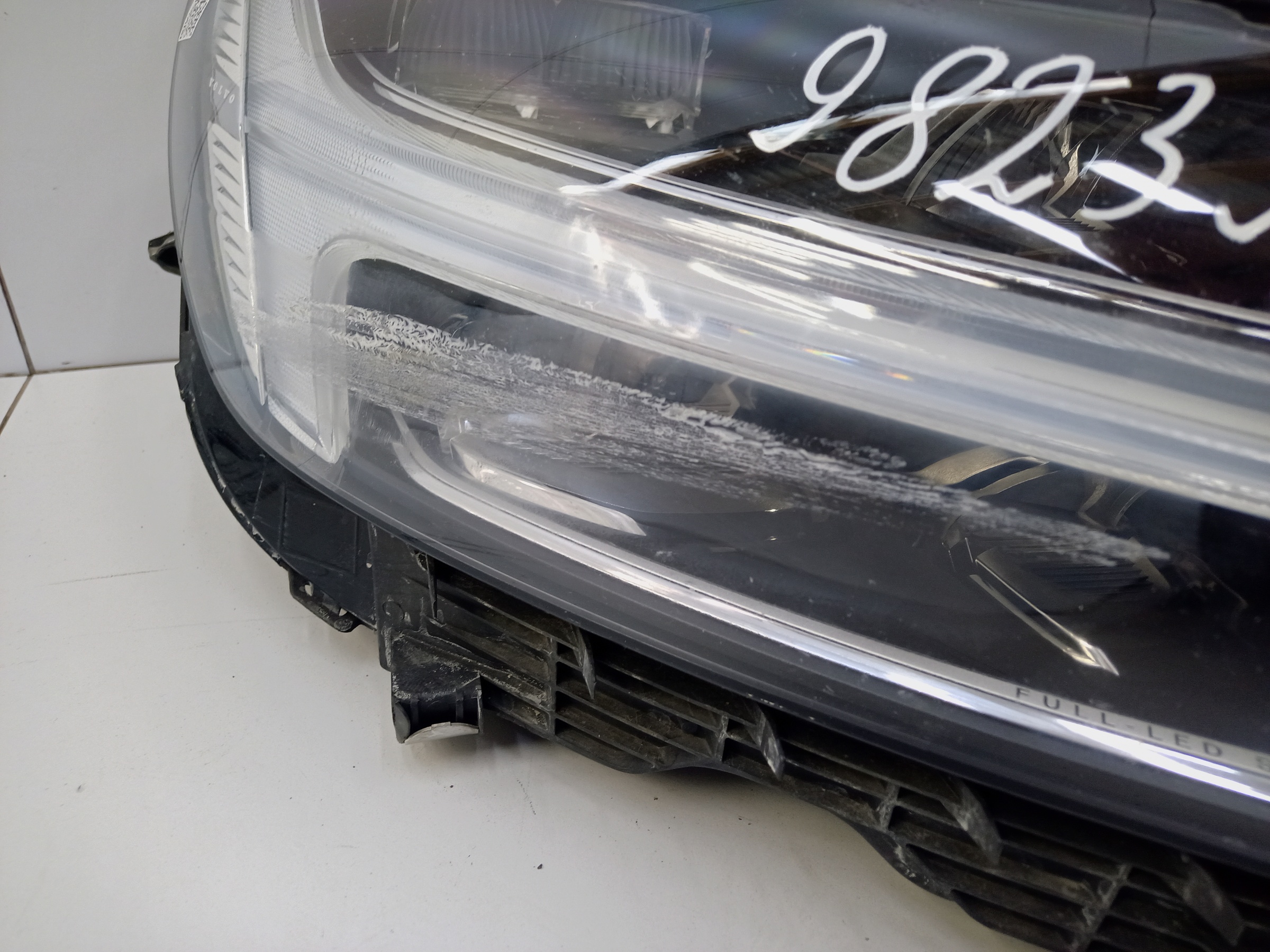Фара передняя правая Volvo XC60 2 LED