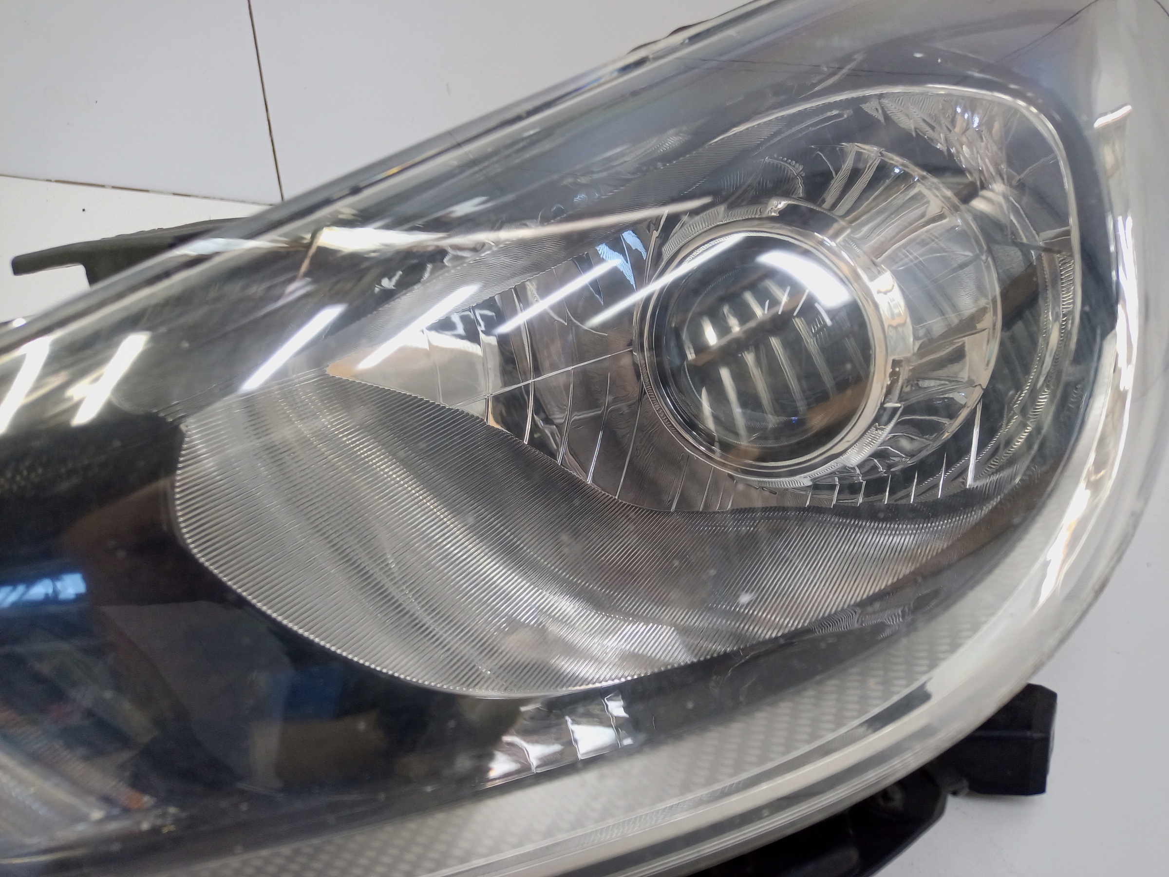Фара передняя левая Hyundai Solaris 2 галоген