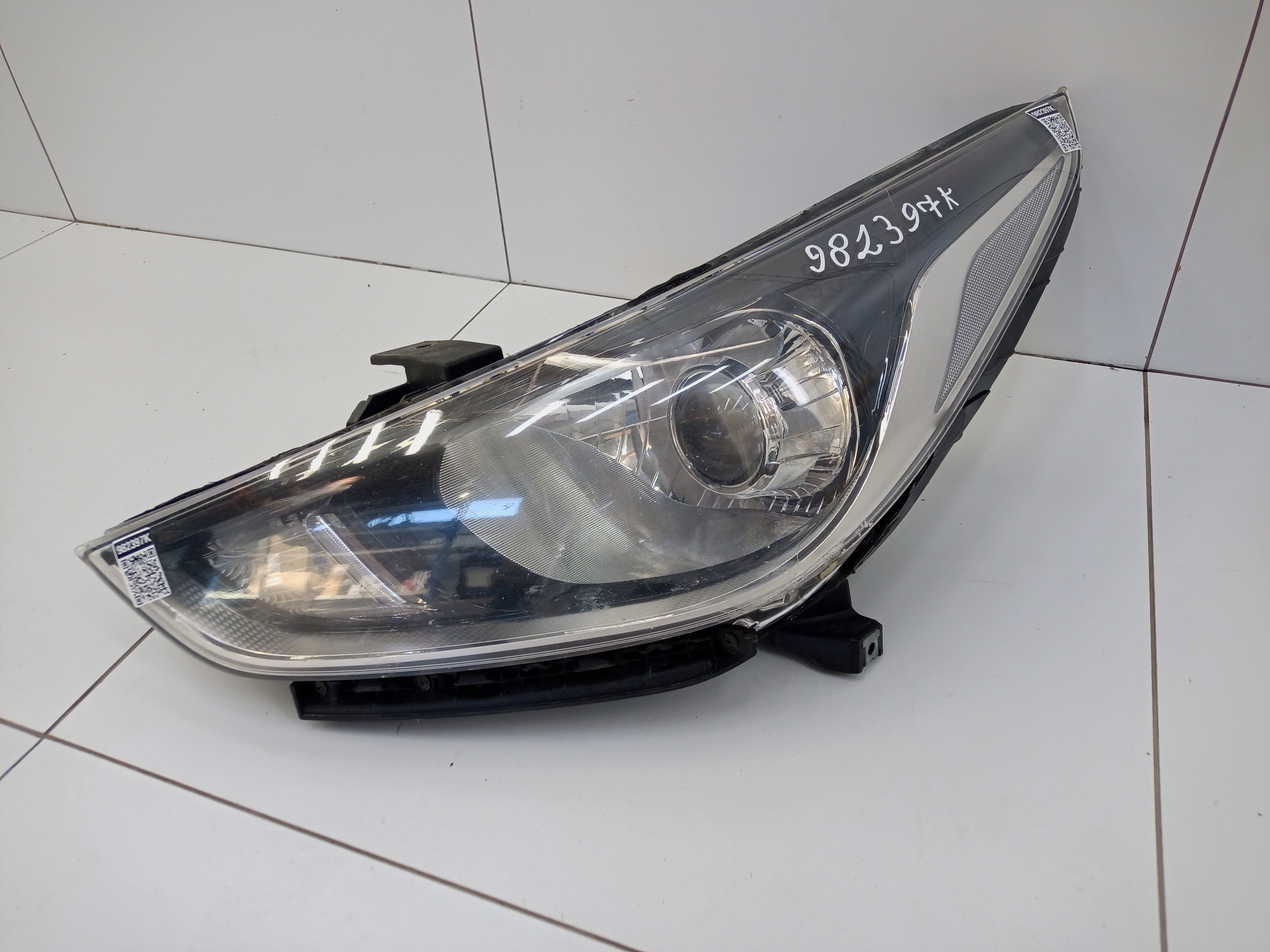 Фара передняя левая Hyundai Solaris 2 галоген