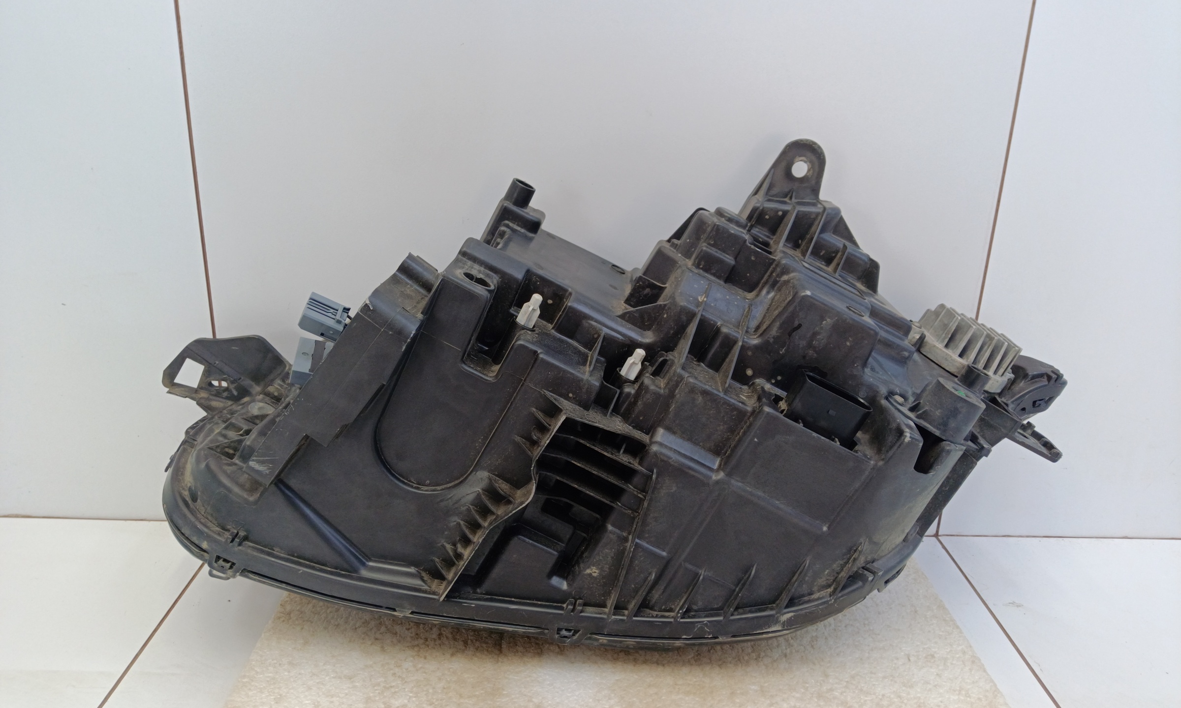 Фара передняя правая Volvo XC90 2 Restail LED
