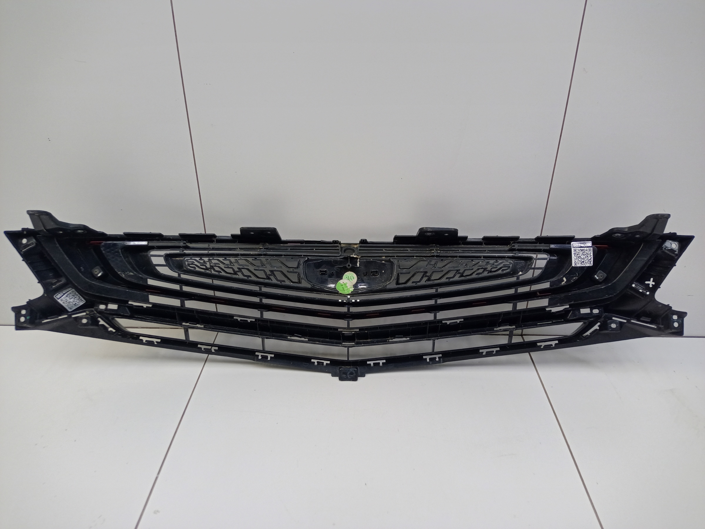 Решетка радиатора Geely Coolray под камеру