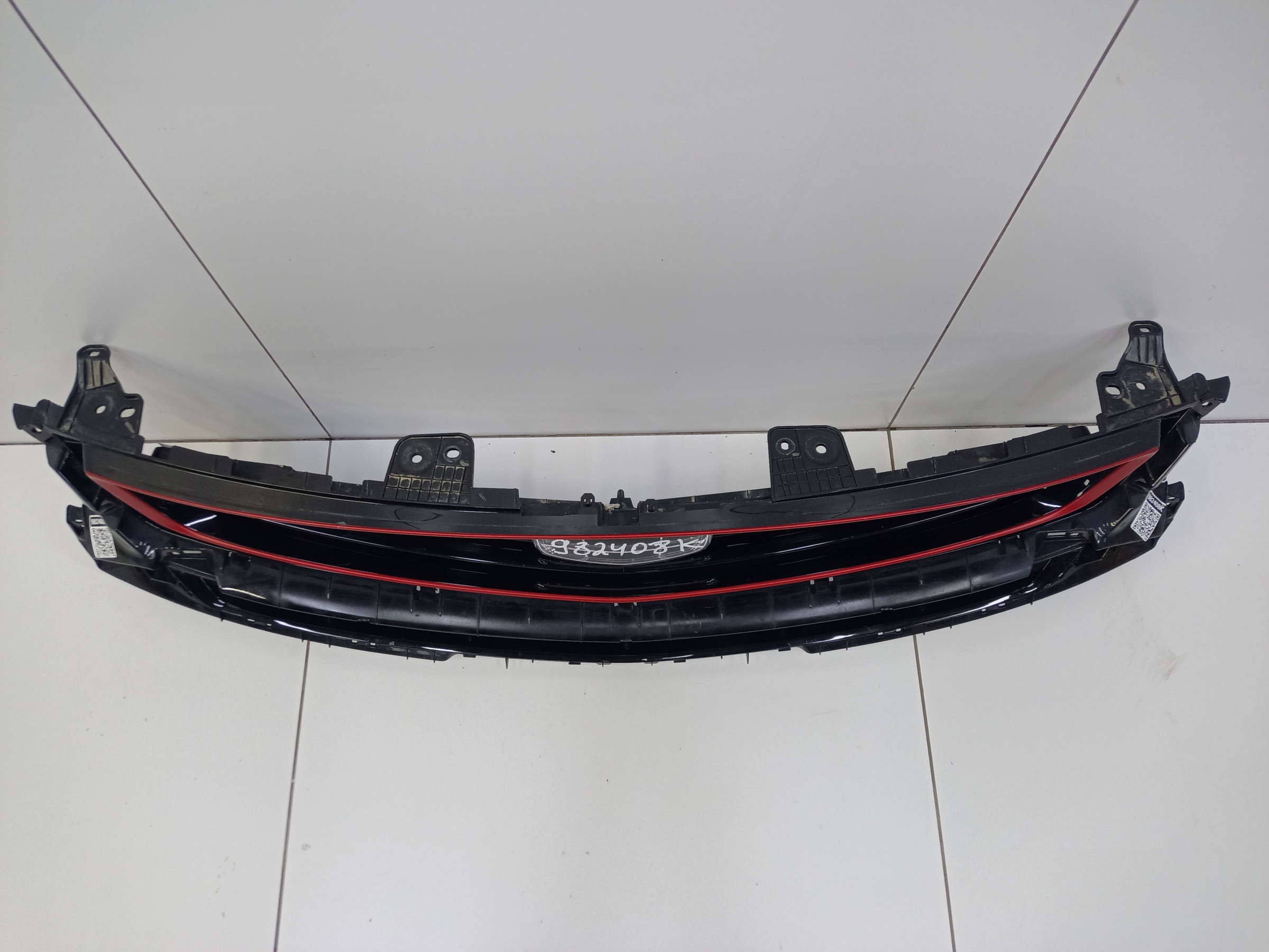 Решетка радиатора Geely Coolray под камеру