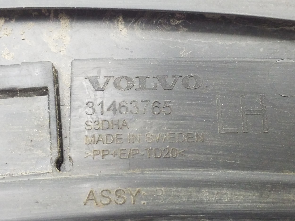 Накладка крыла заднего левого Volvo V60 Cross Country