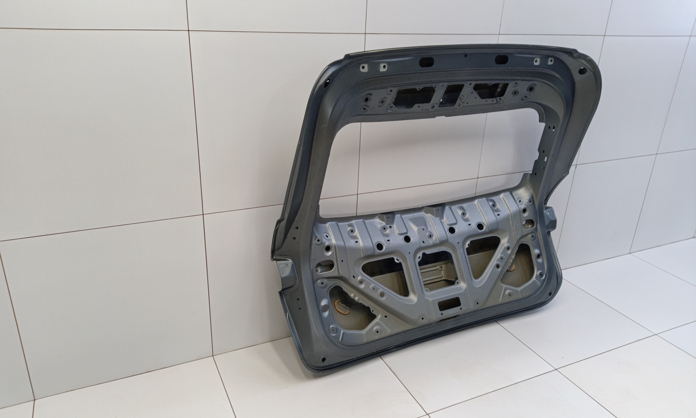 Крышка багажника Chery Tiggo 9