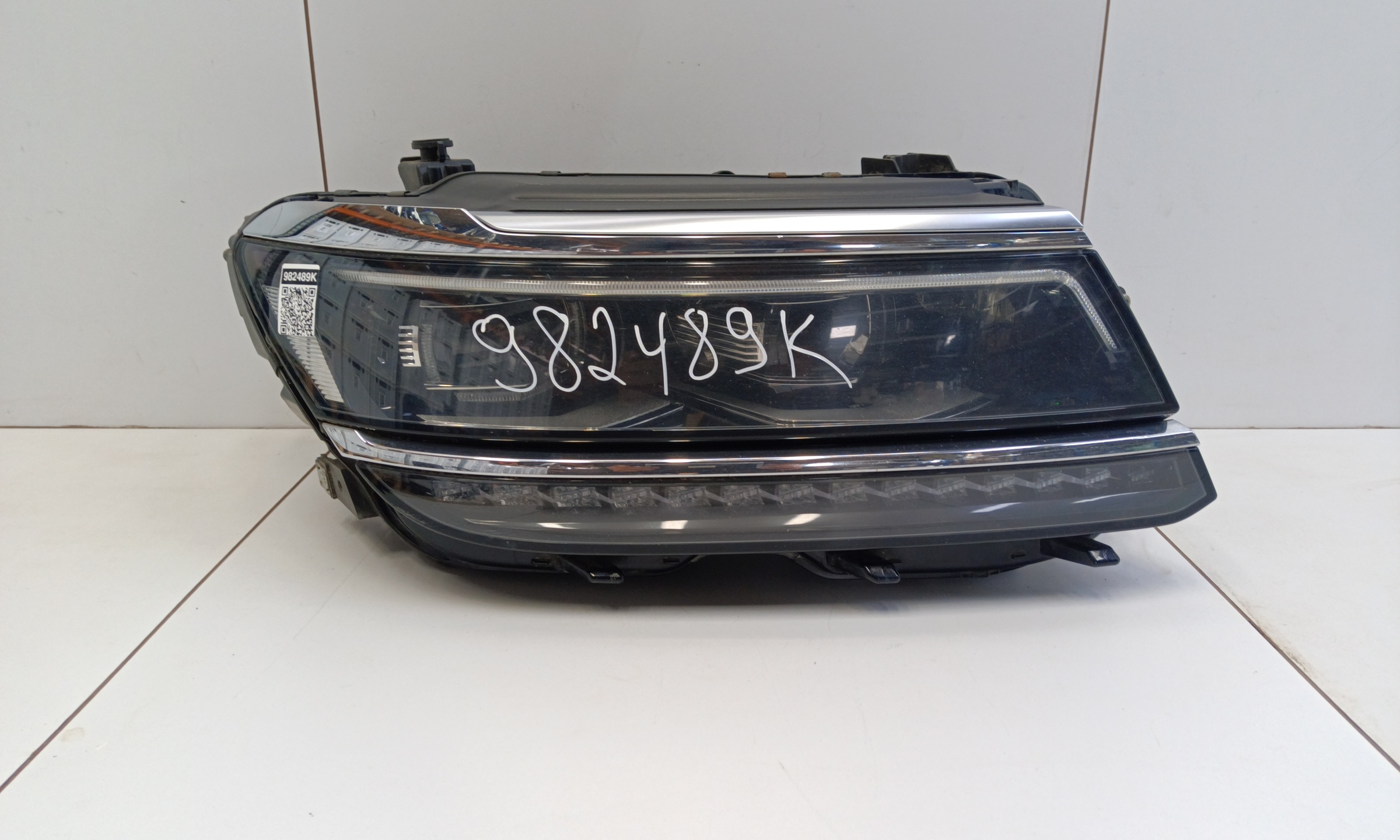Фара передняя правая Volkswagen Tiguan 2 LED
