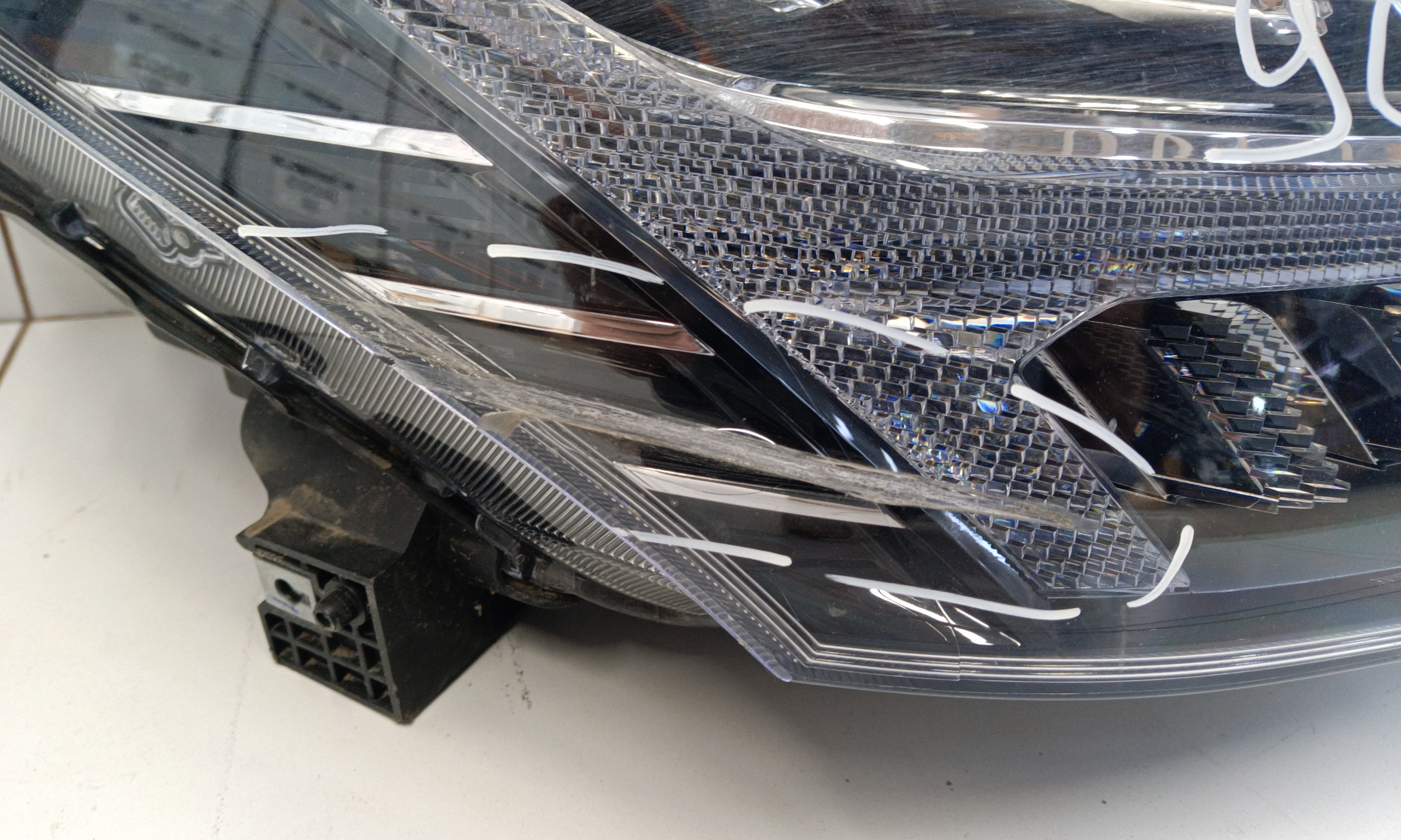 Фара передняя правая Haval Jolion LED