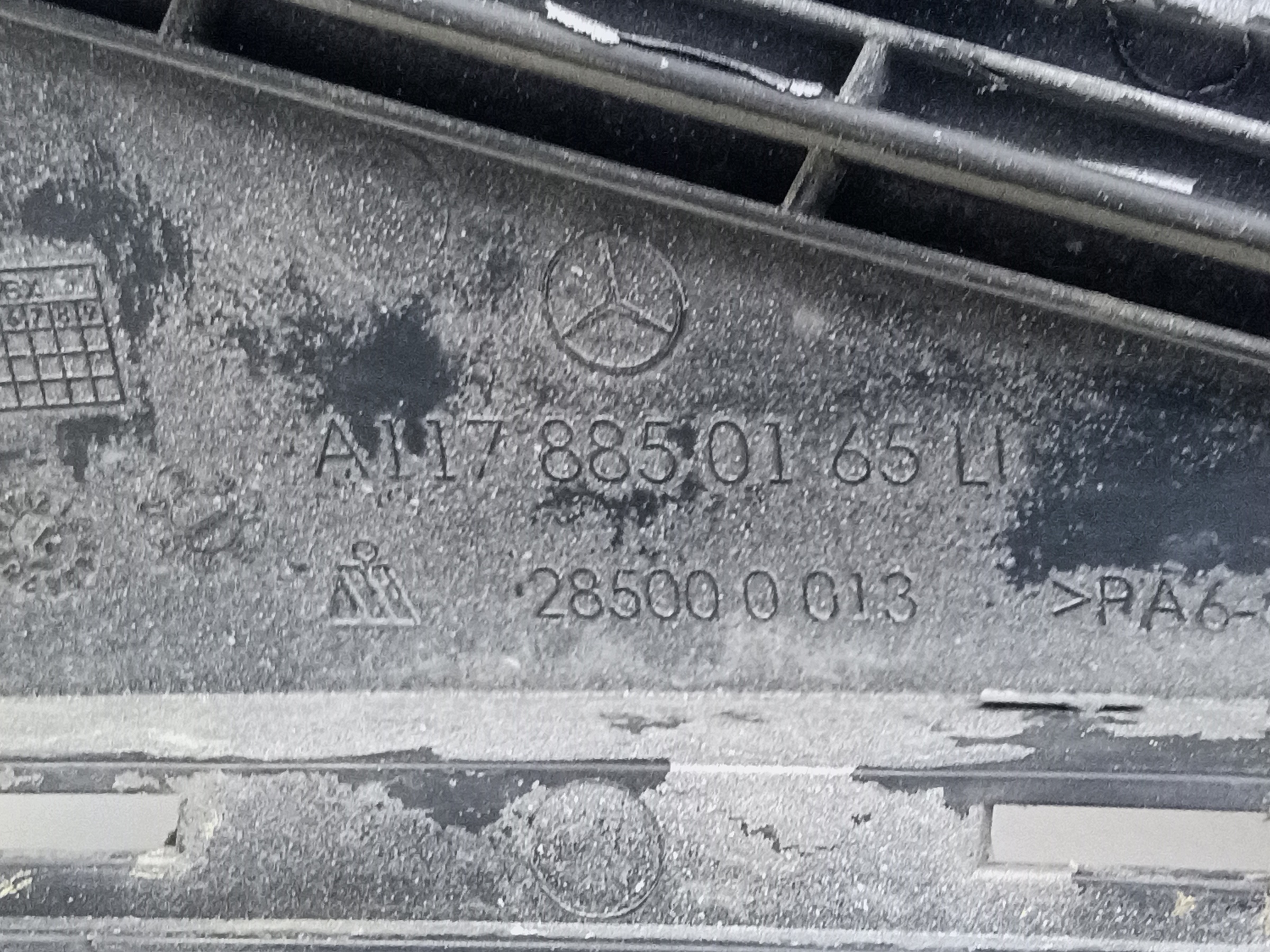 Кронштейн переднего бампера левый Mercedes Benz CLA-Klasse C117