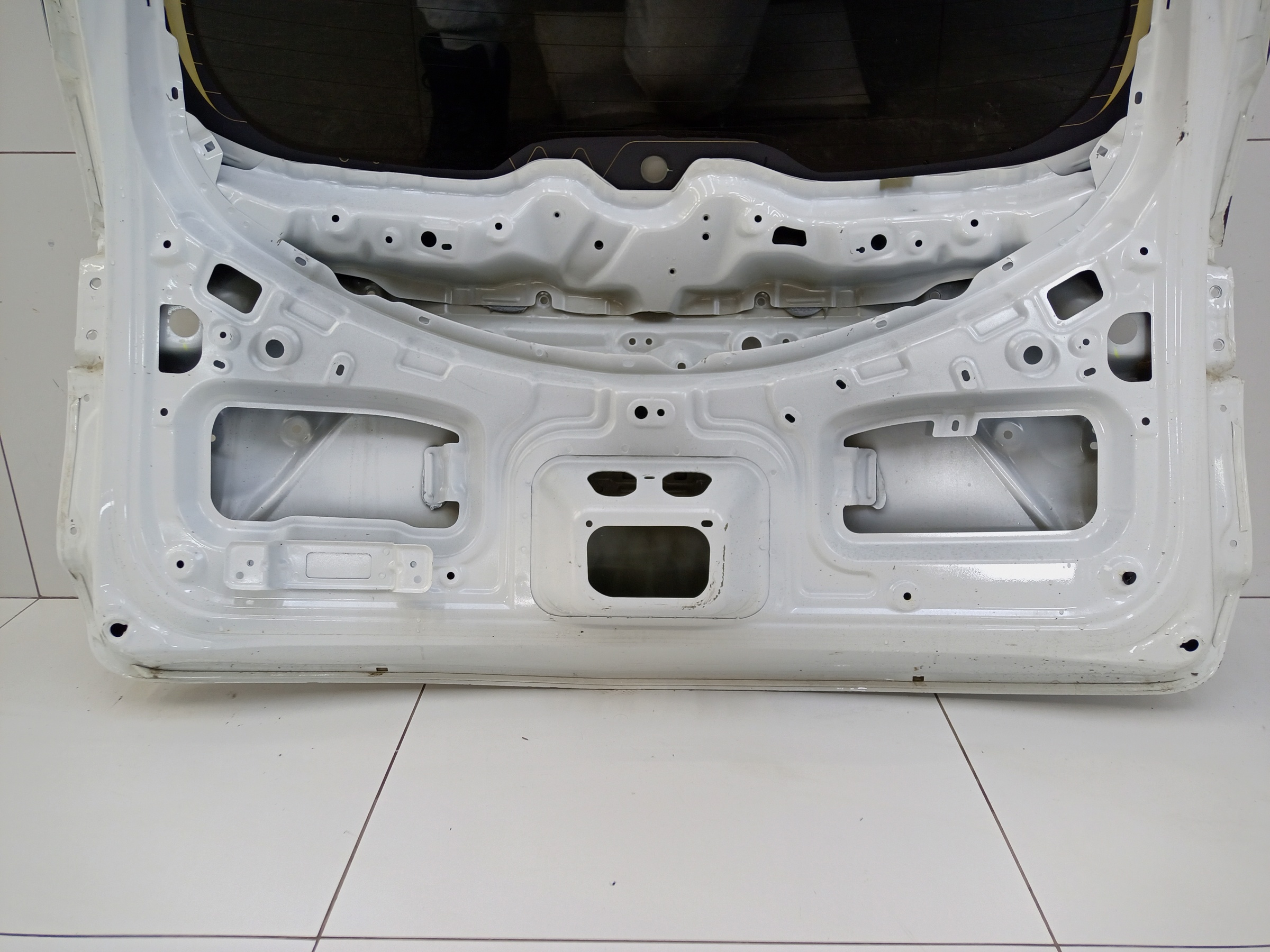 Стекло крышки багажника Haval M6 2