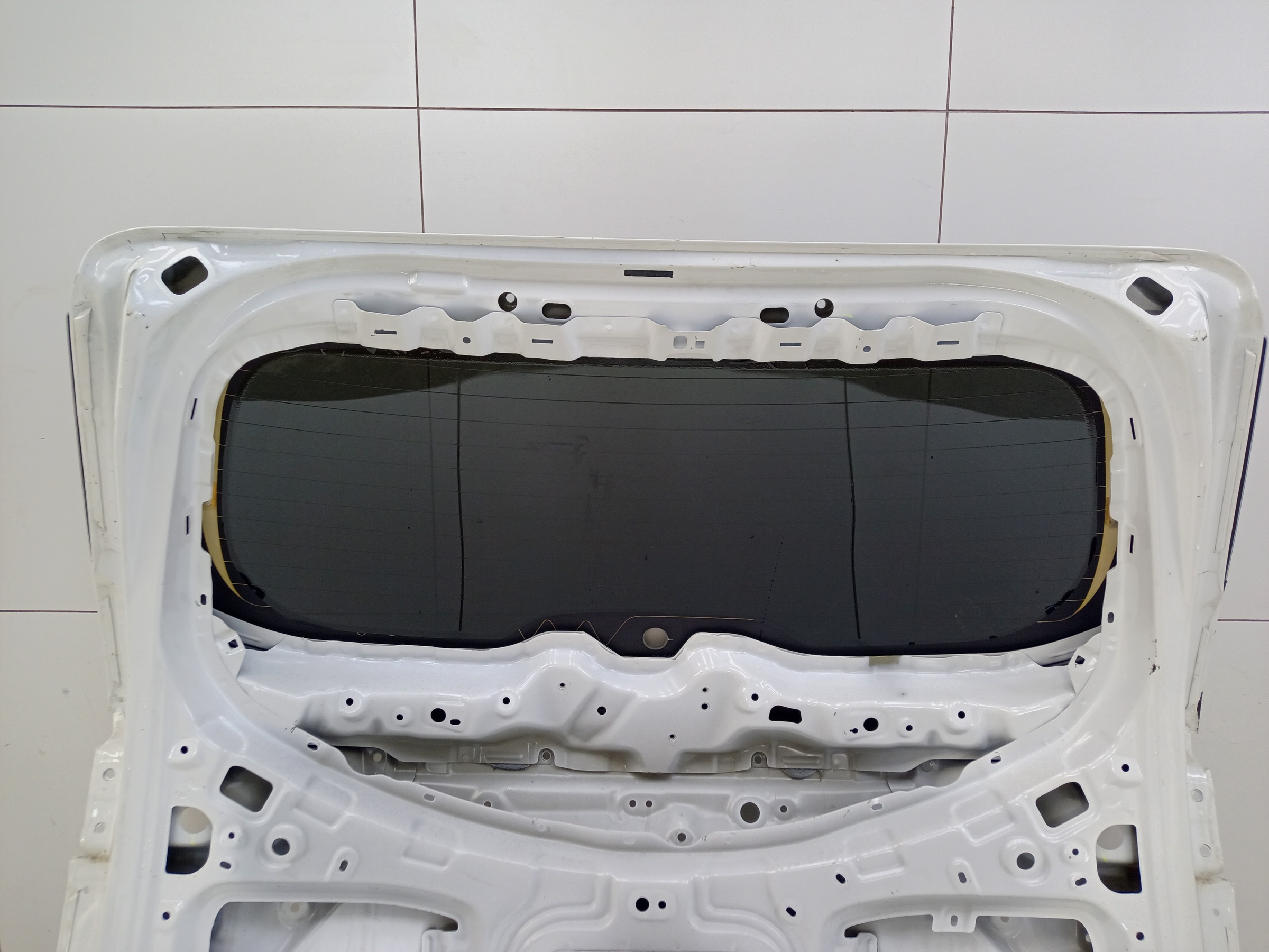 Стекло крышки багажника Haval M6 2